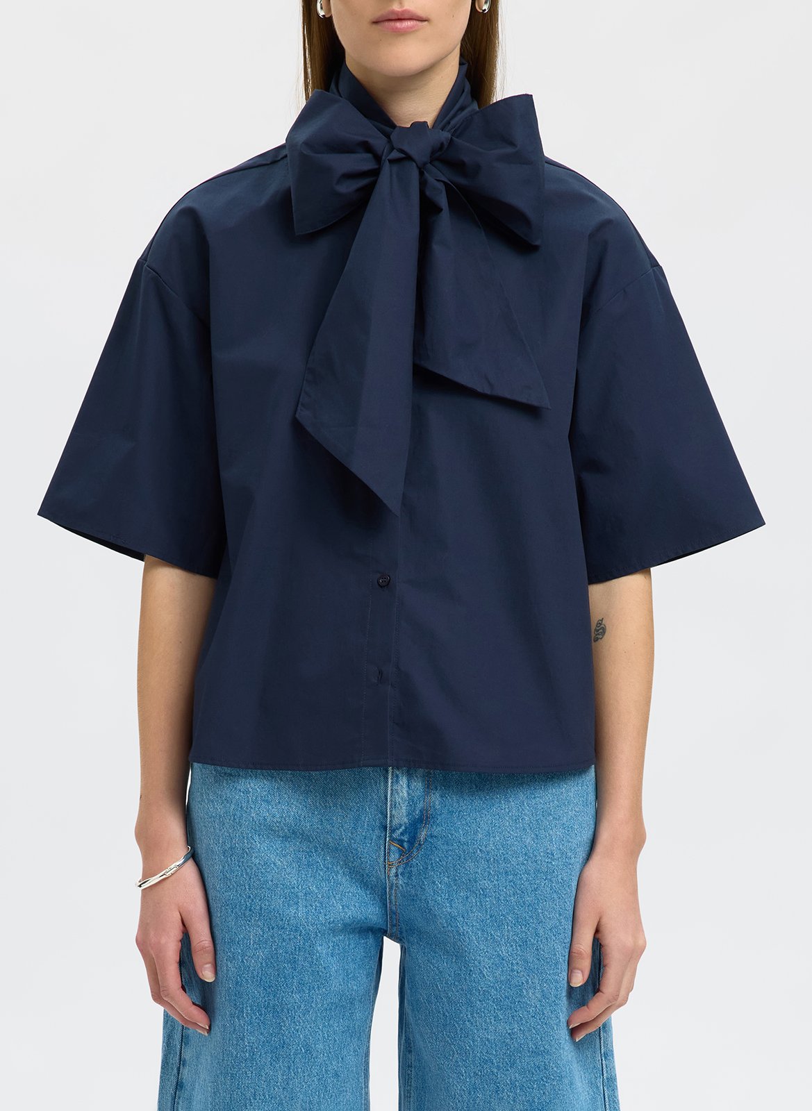 Shirt with Lavallière collar in blended organic cotton SELECTED