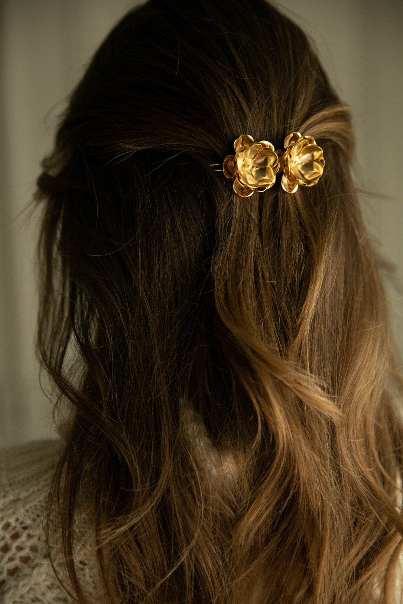Maxi silver-plated flower hair clip Golden