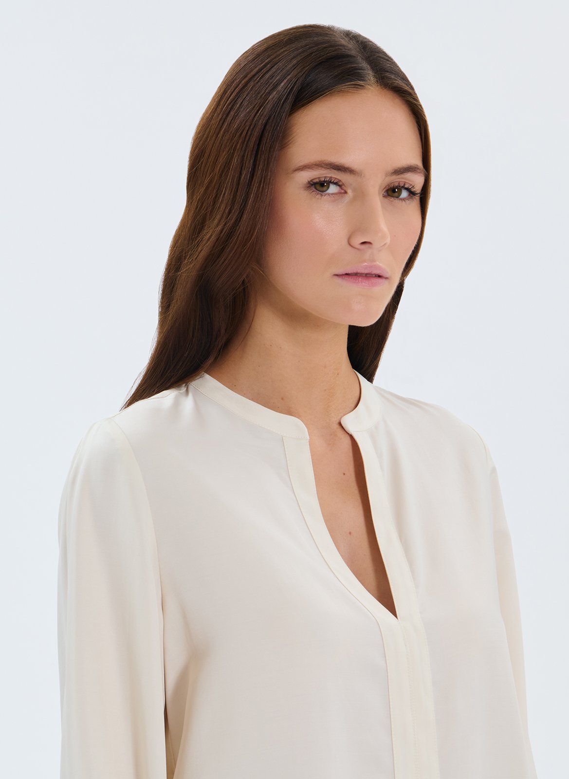 Gerade geschnittene Bluse mit Stehkragen uni ZAPA Weiss