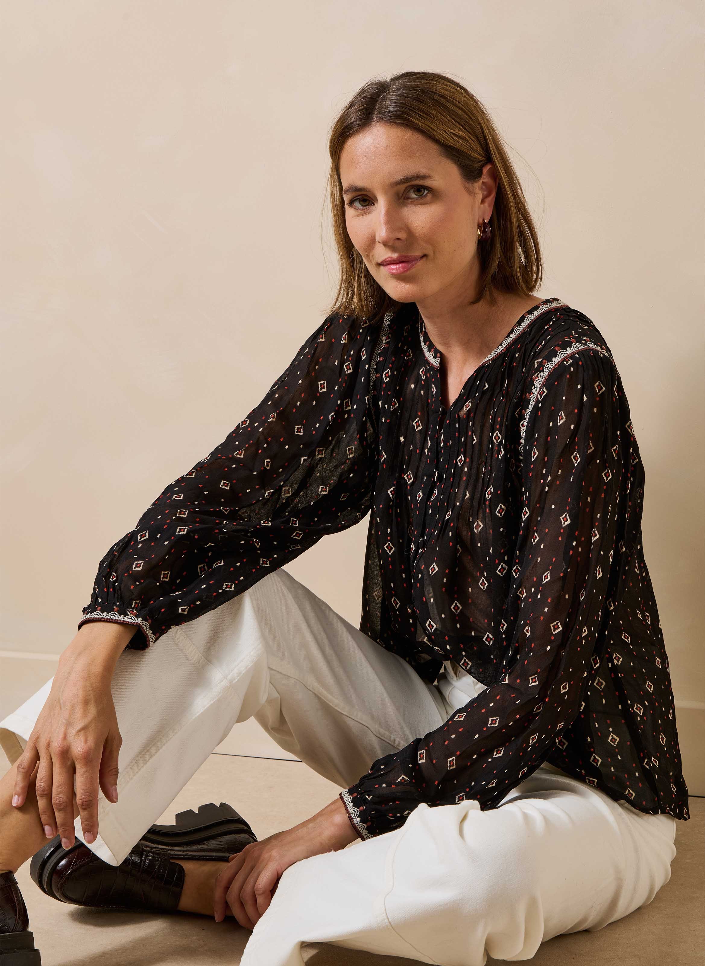 Wijdvallende blouse met grafische print LA FEE MARABOUTEE Zwart
