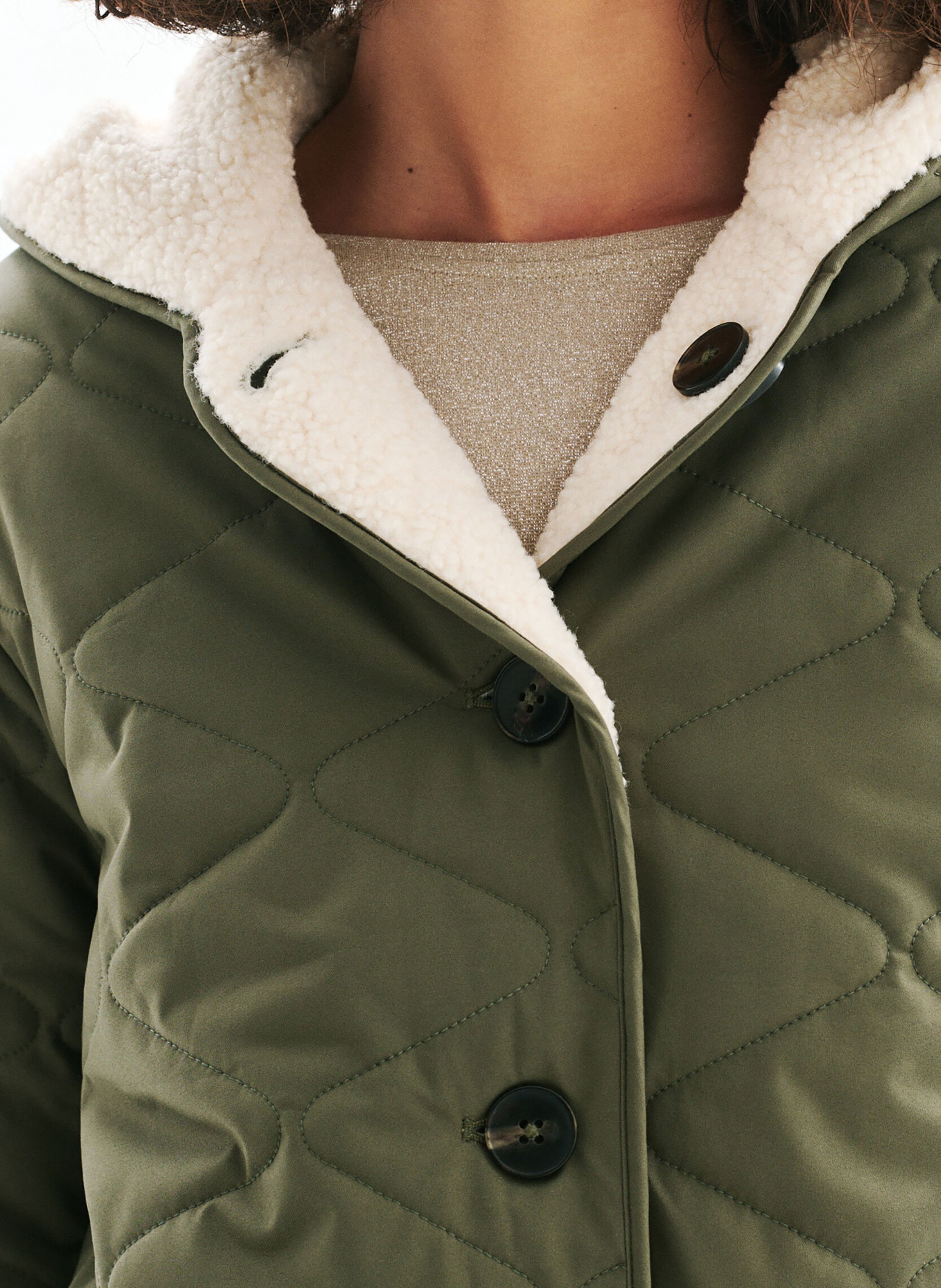Straight down jacket made of recycled fibers CAROLL Green