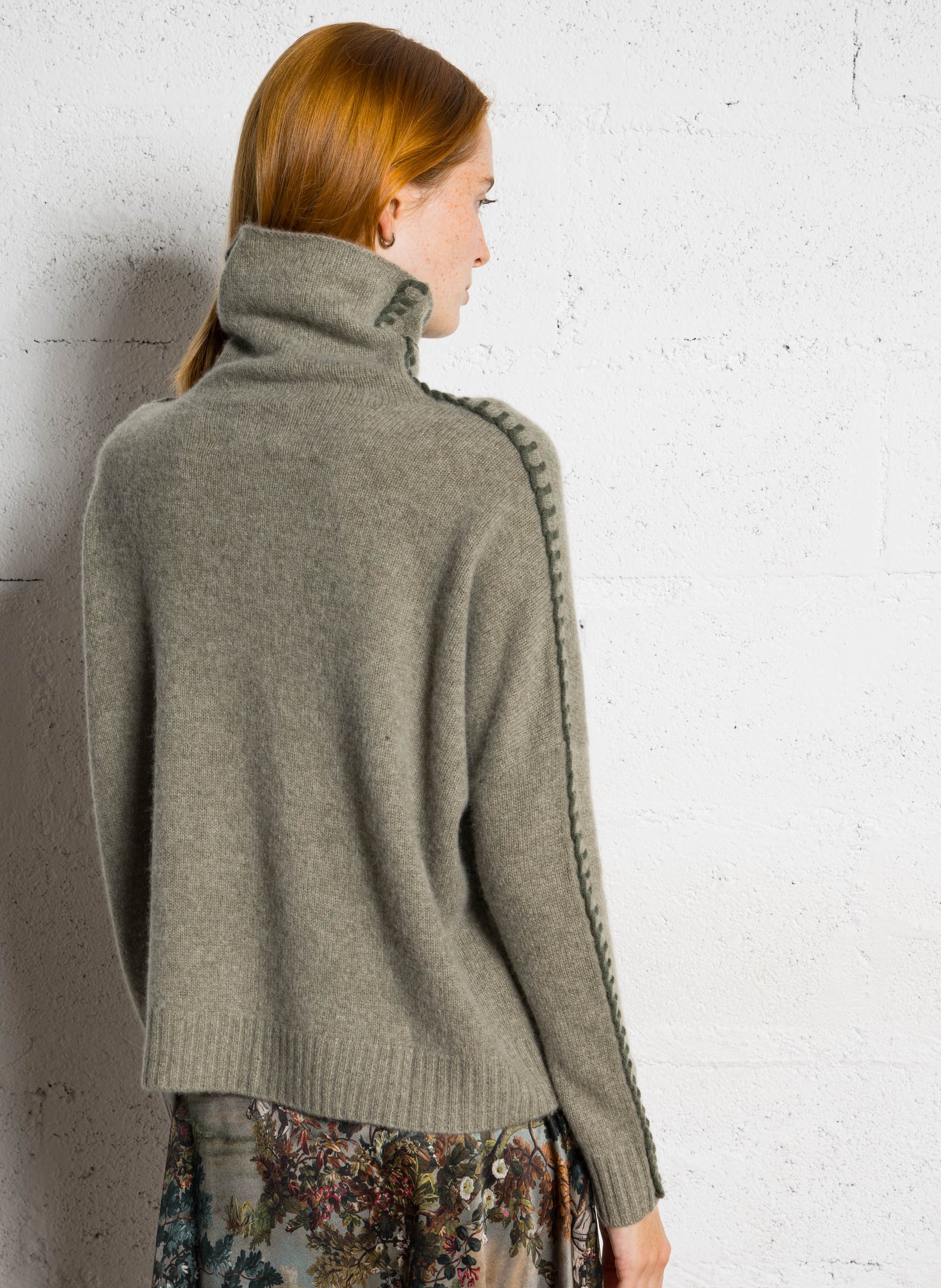 Wijde coltrui van kasjmier KUJTEN Kaki