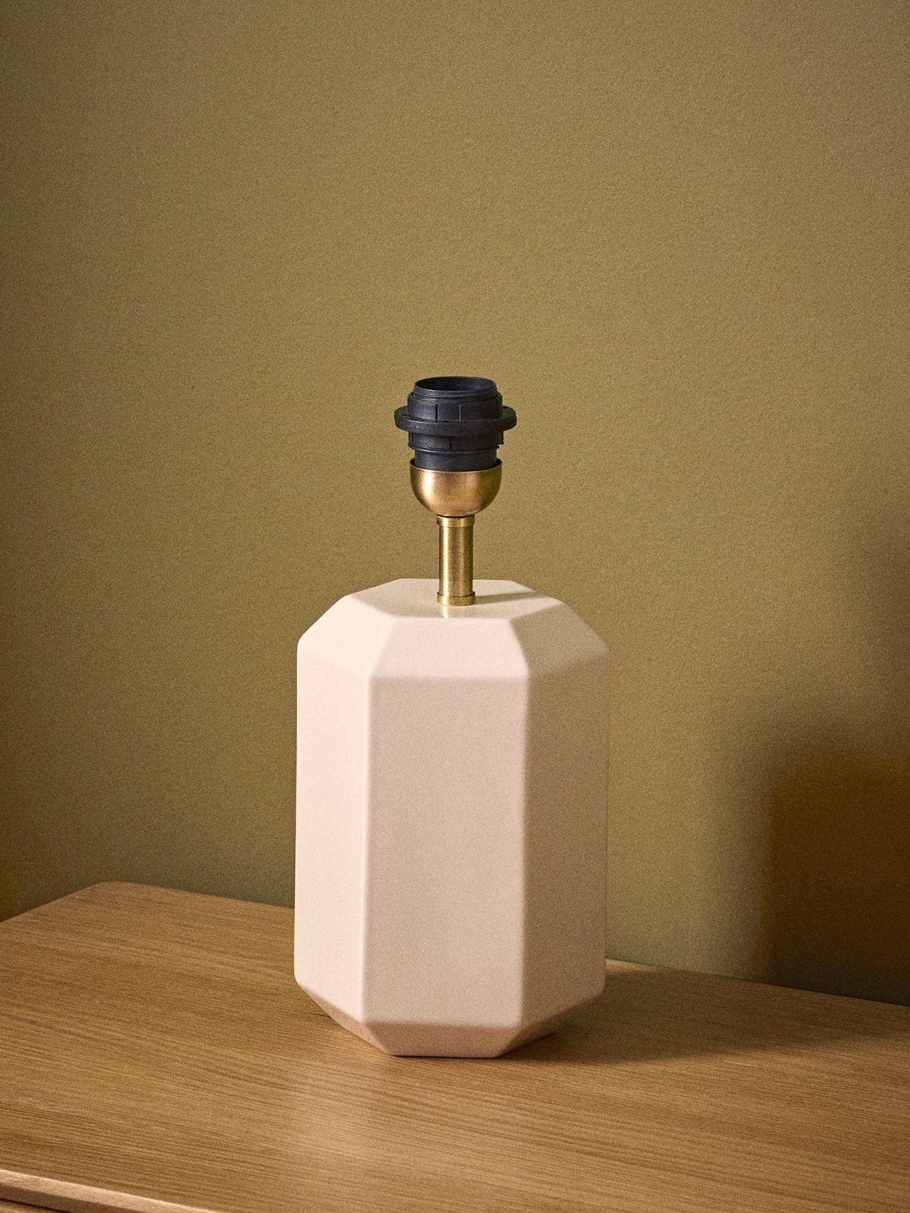 Ceramic table lamp base - small size victory model CYRILLUS