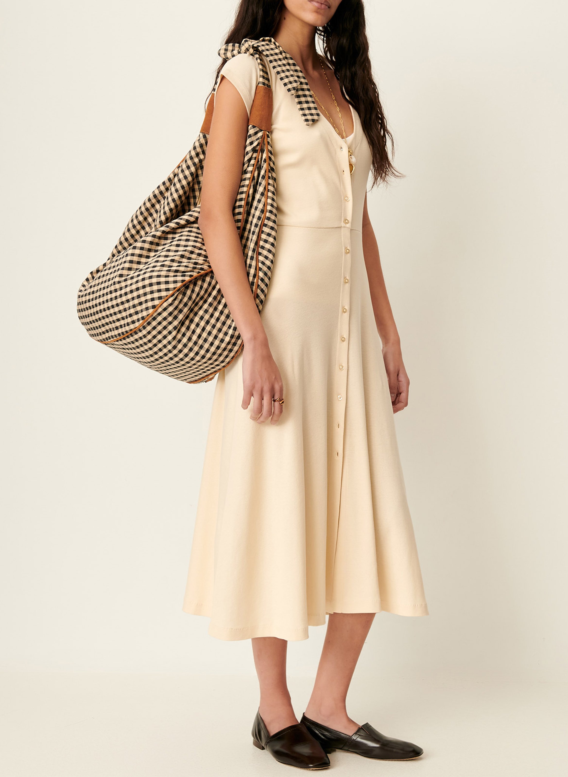 Halflange, rechte jurk van biokatoenmix met V-hals SESSUN Beige