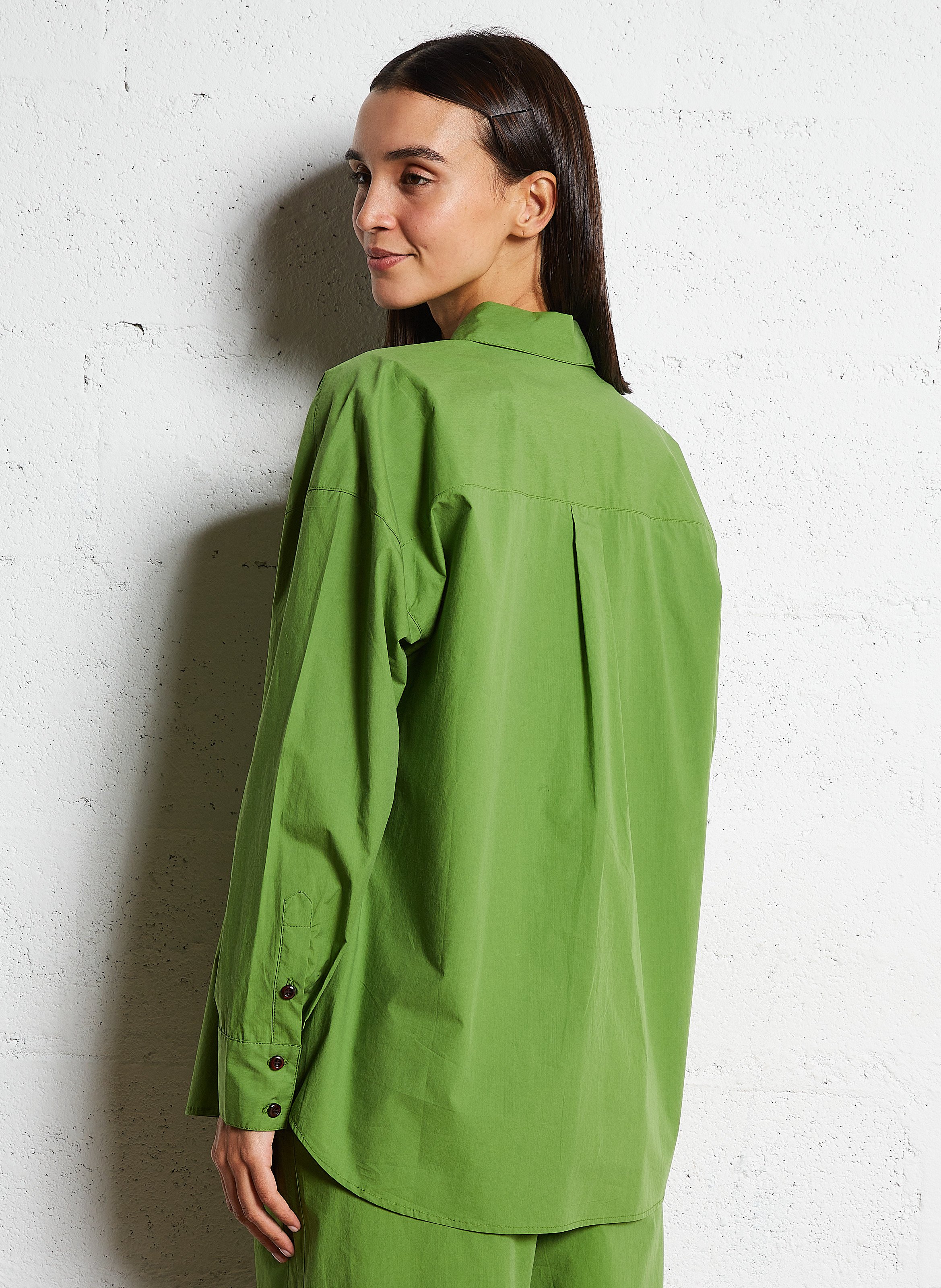 Oversized, katoenen blouse met klassieke kraag BELLEPIECE Groen