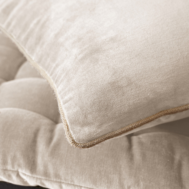 Coussin déco déhoussable 100% coton L'EFFET PAPILLON Beige