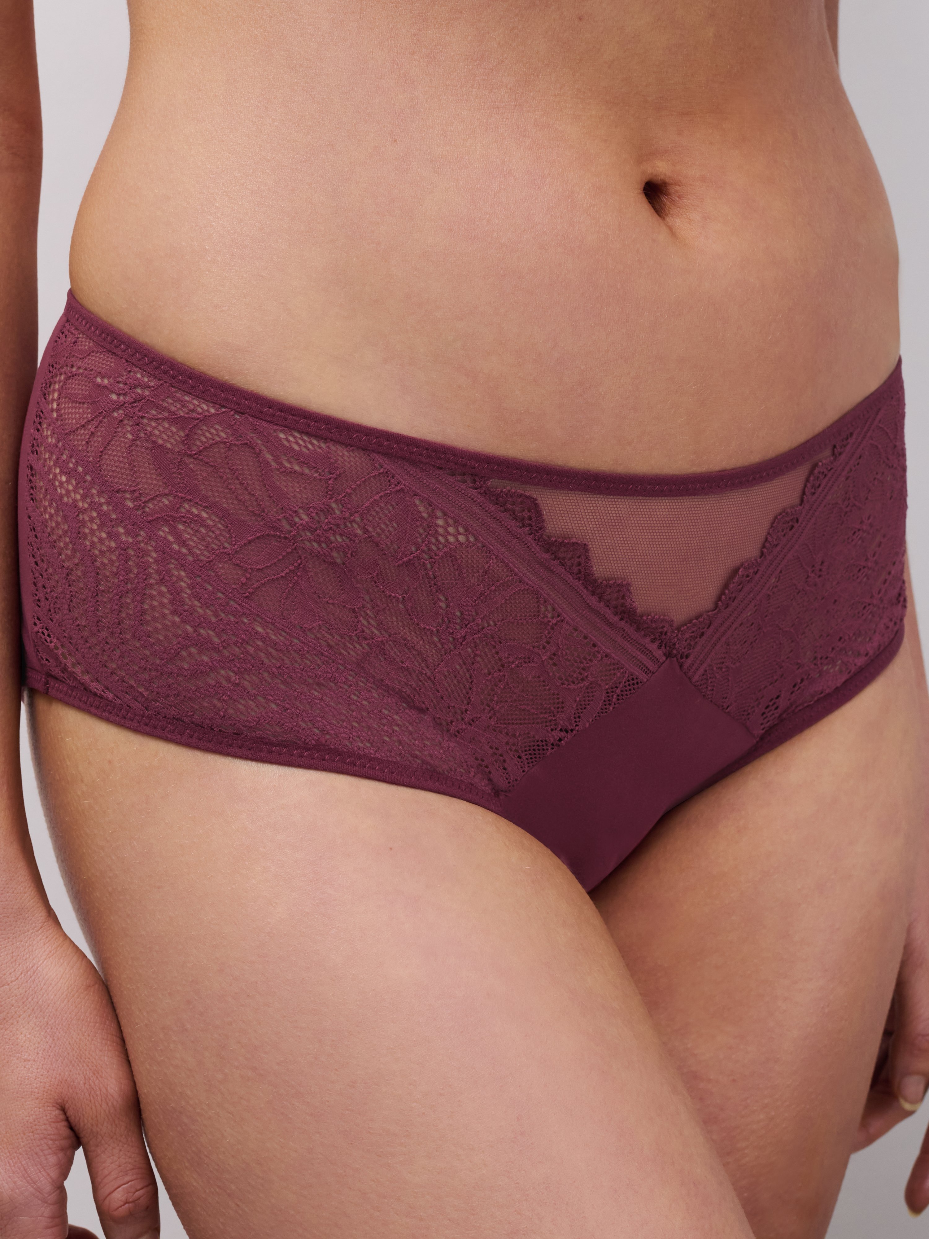 A La Belle Etoile lace shorts CHANTELLE Red