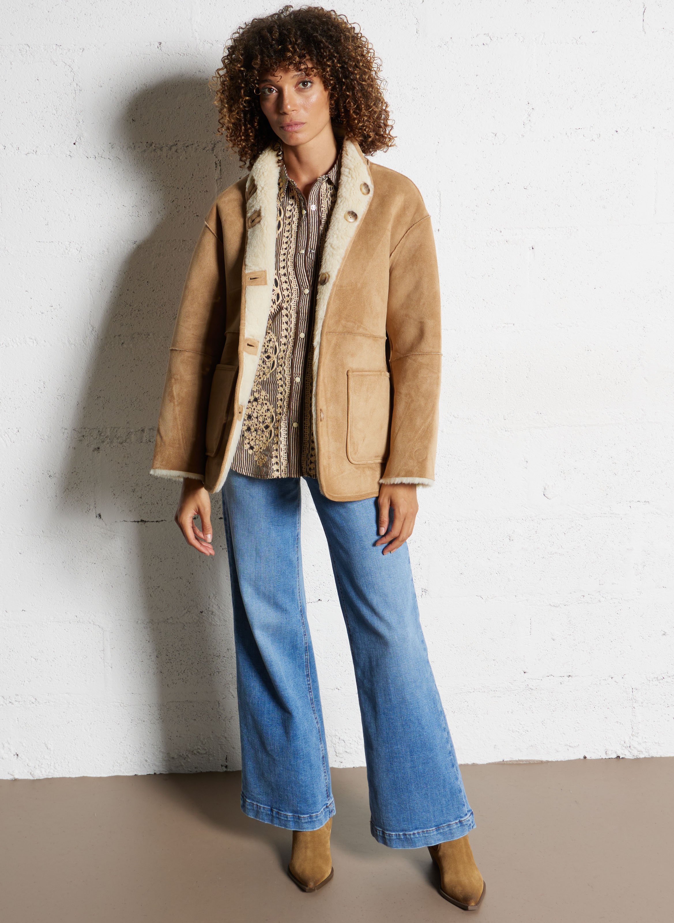 Gerade geschnittene Jacke mit Stehkragen SEE U SOON Beige