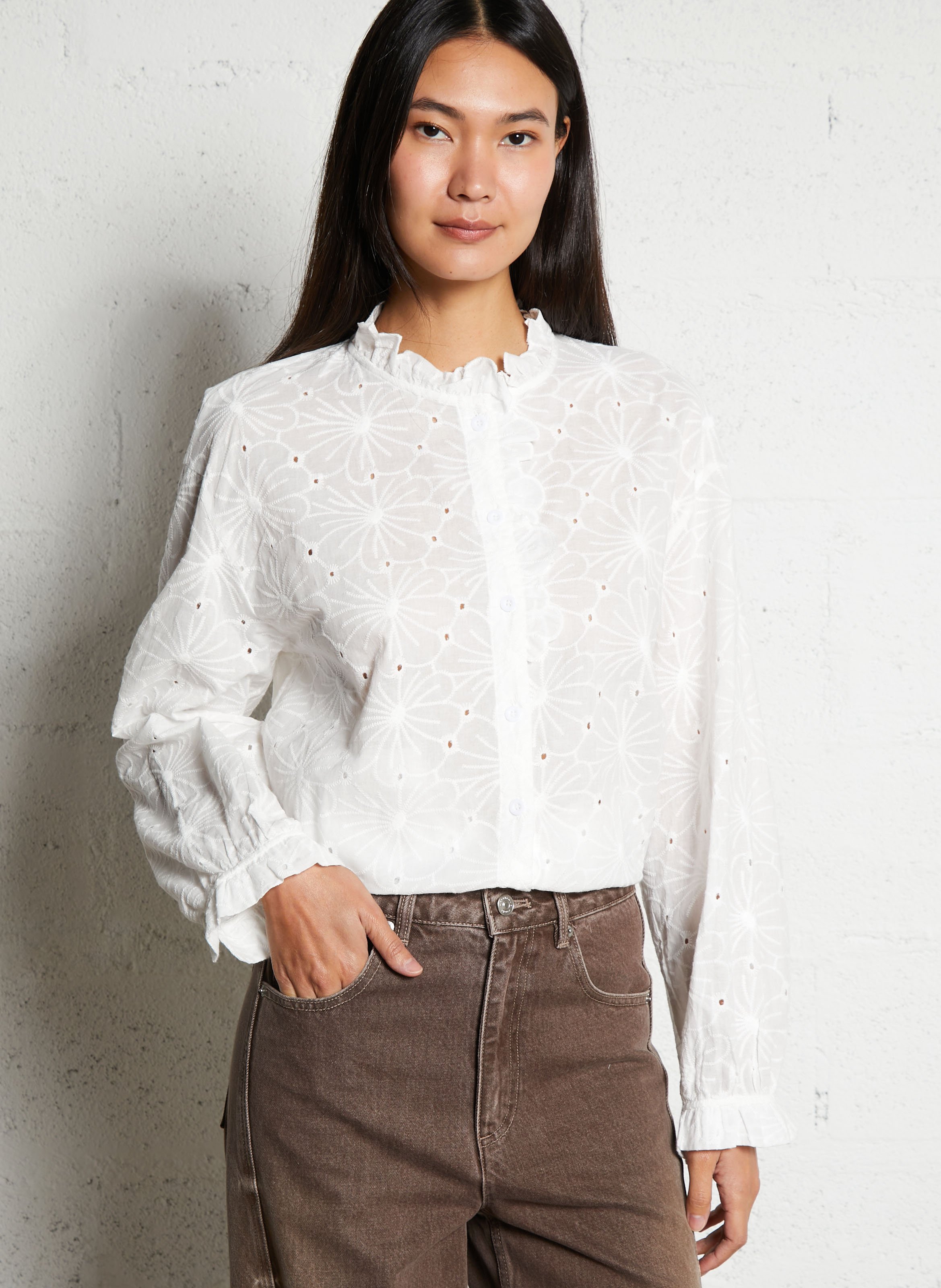 Gerade geschnittene Bluse mit rundem Ausschnitt aus bestickter Baumwolle THE KORNER Weiss