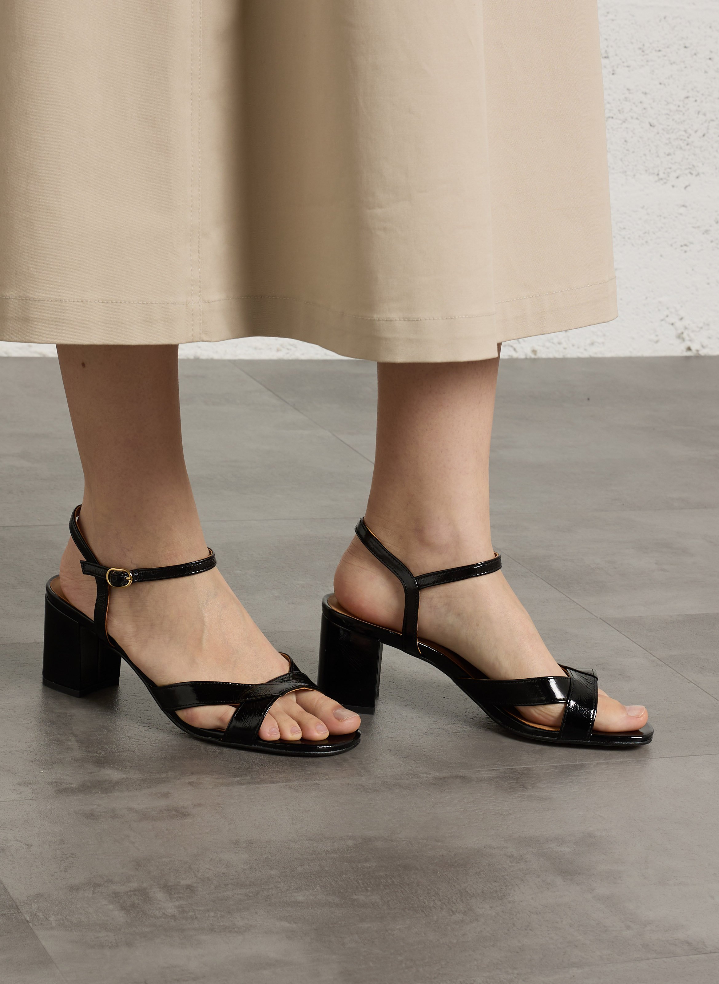 Sandales à talon en cuir vernis COSMOPARIS Noir