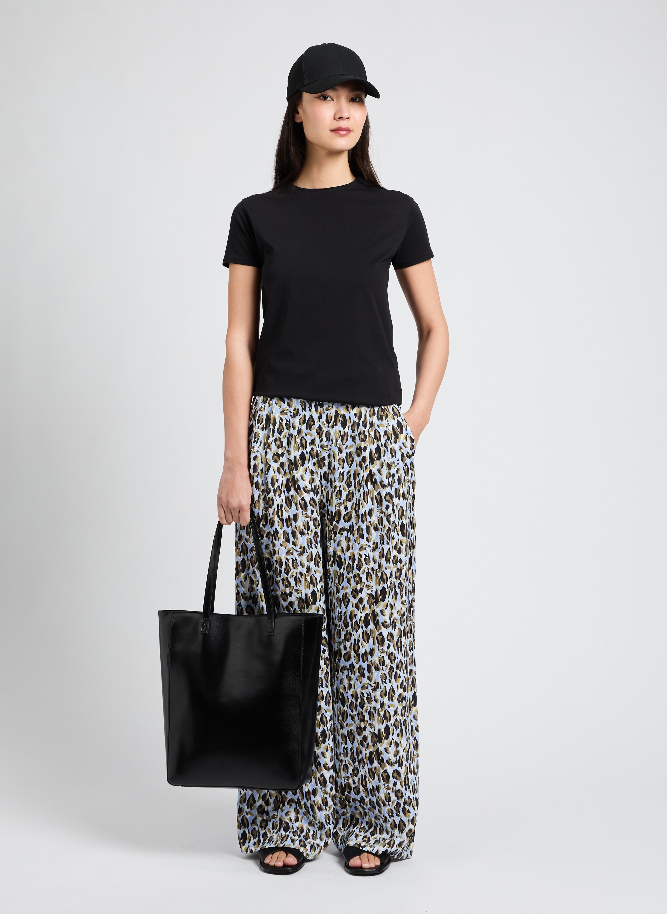 Round-neck cotton T-shirt SAISON 1865 Black