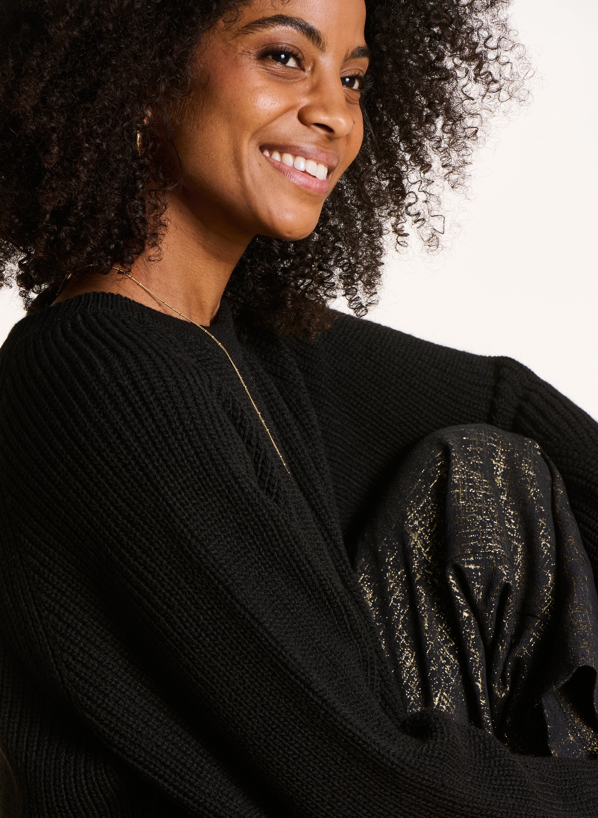 Kurzärmliger Pullover mit Rundhalsausschnitt LA FEE MARABOUTEE Schwarz