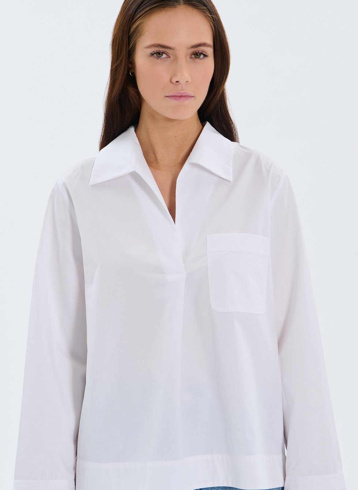 Weite Bluse mit einfarbigem Brusttasche ZAPA Weiss