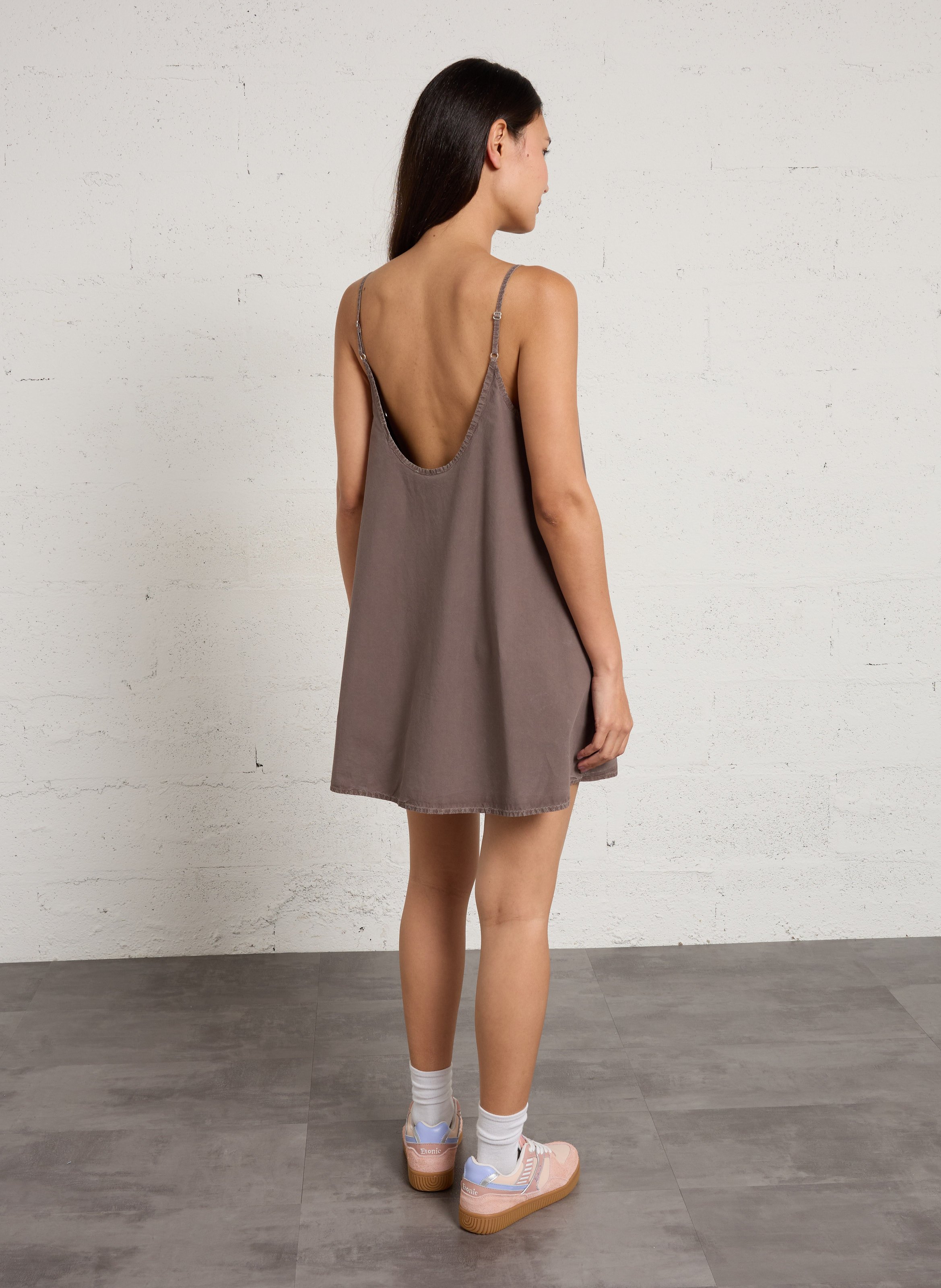 Robe courte à bretelles fines AMERICAN VINTAGE Gris