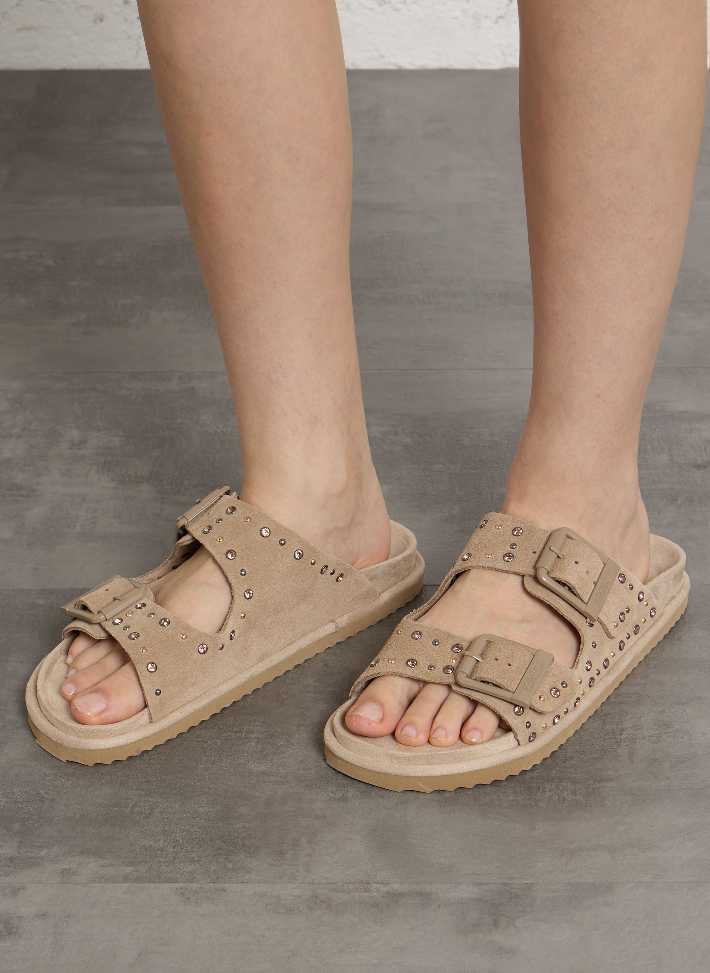Sandalias de cuero aterciopelado planas COLORS OF CALIFORNIA Beige