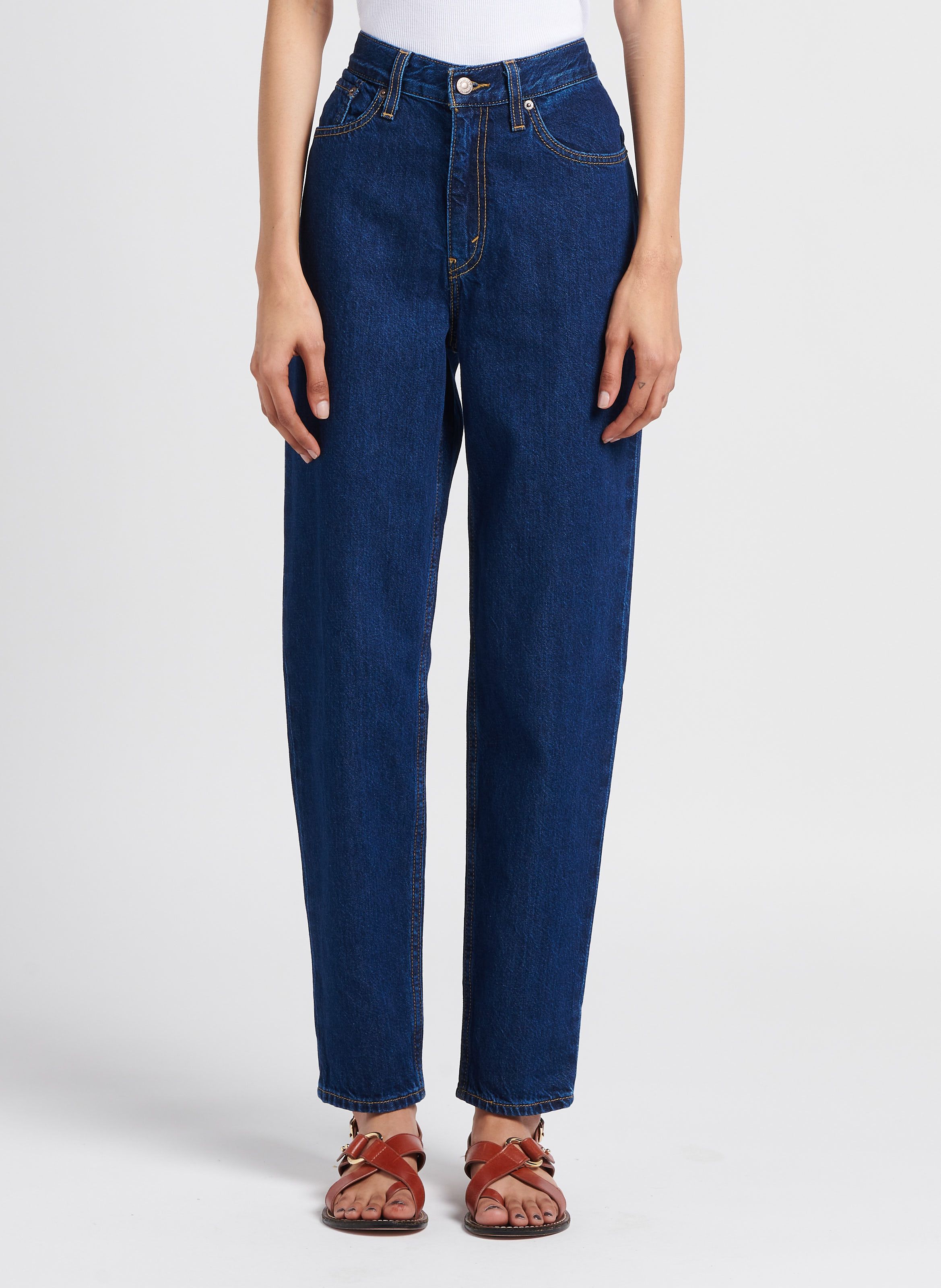 Levis jean mom hot sale