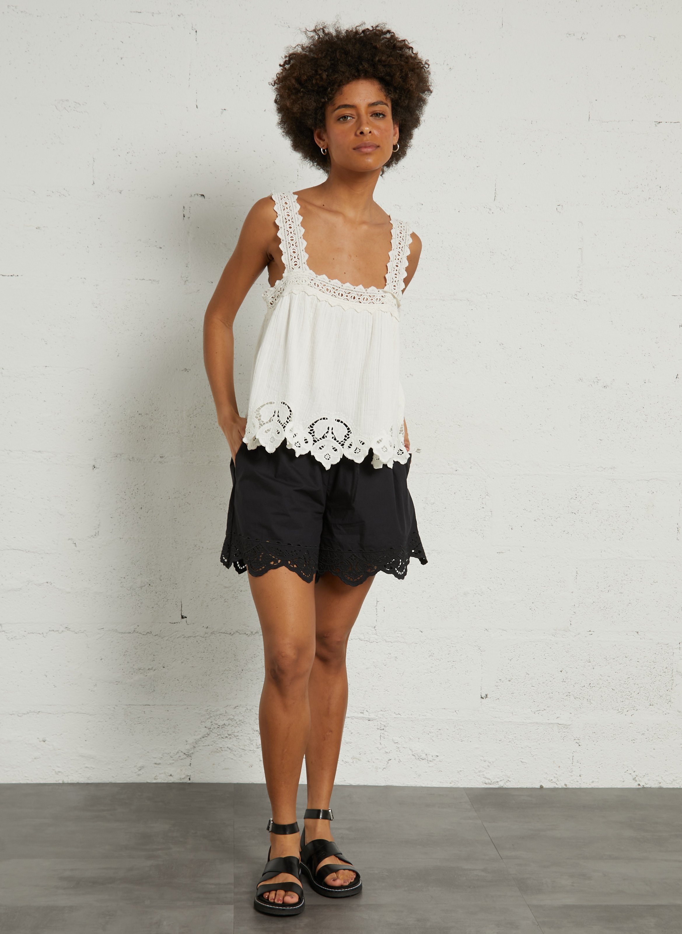 Rechte top met vierkante halslijn van biologisch katoen LOUISE MISHA Wit