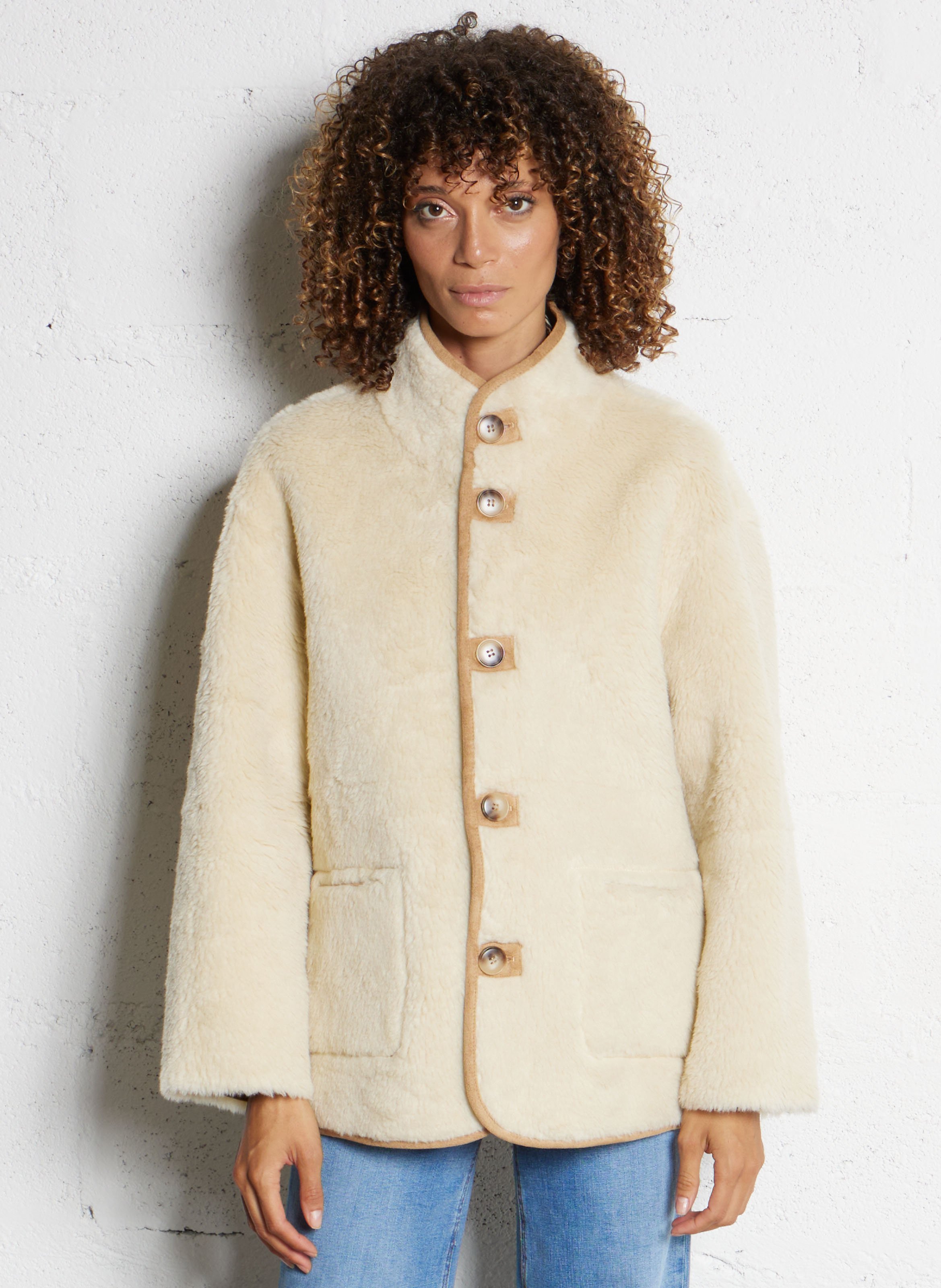 Gerade geschnittene Jacke mit Stehkragen SEE U SOON Beige