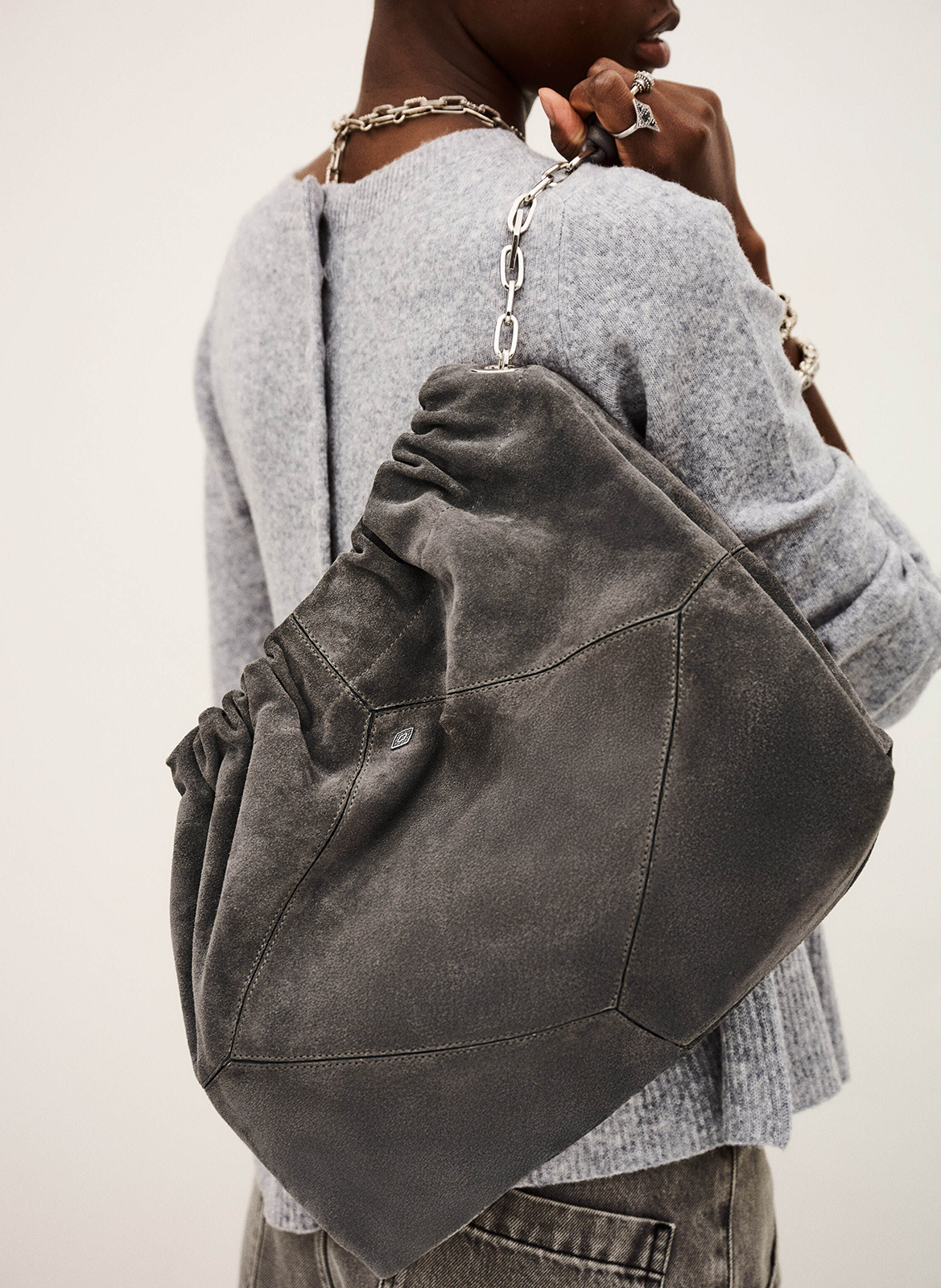 Sac Tote épaule à chaîne en cuir velours BA&SH Gris