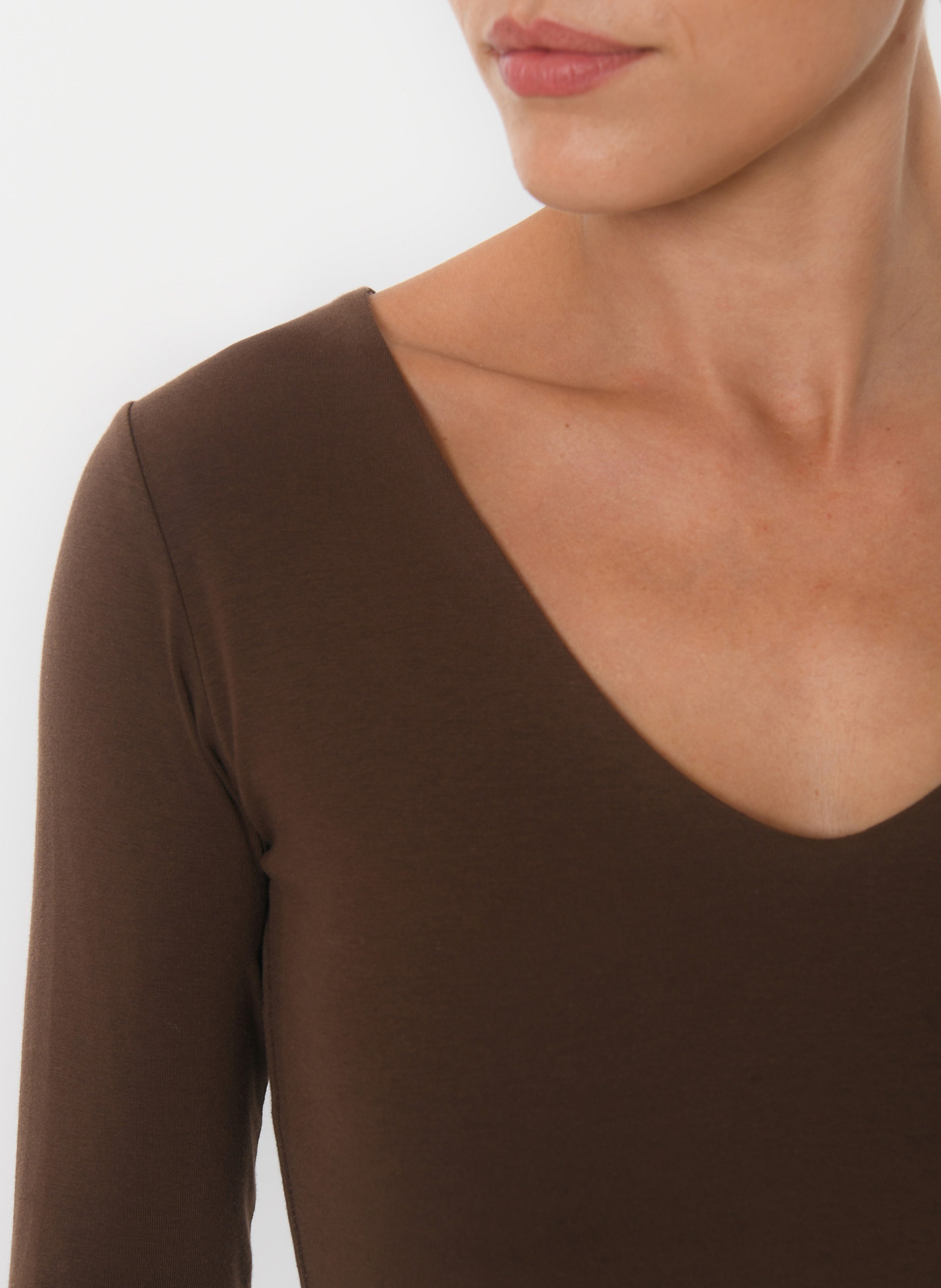 Tee-shirt moulant col V en coton mélangé KOOKAI Beige