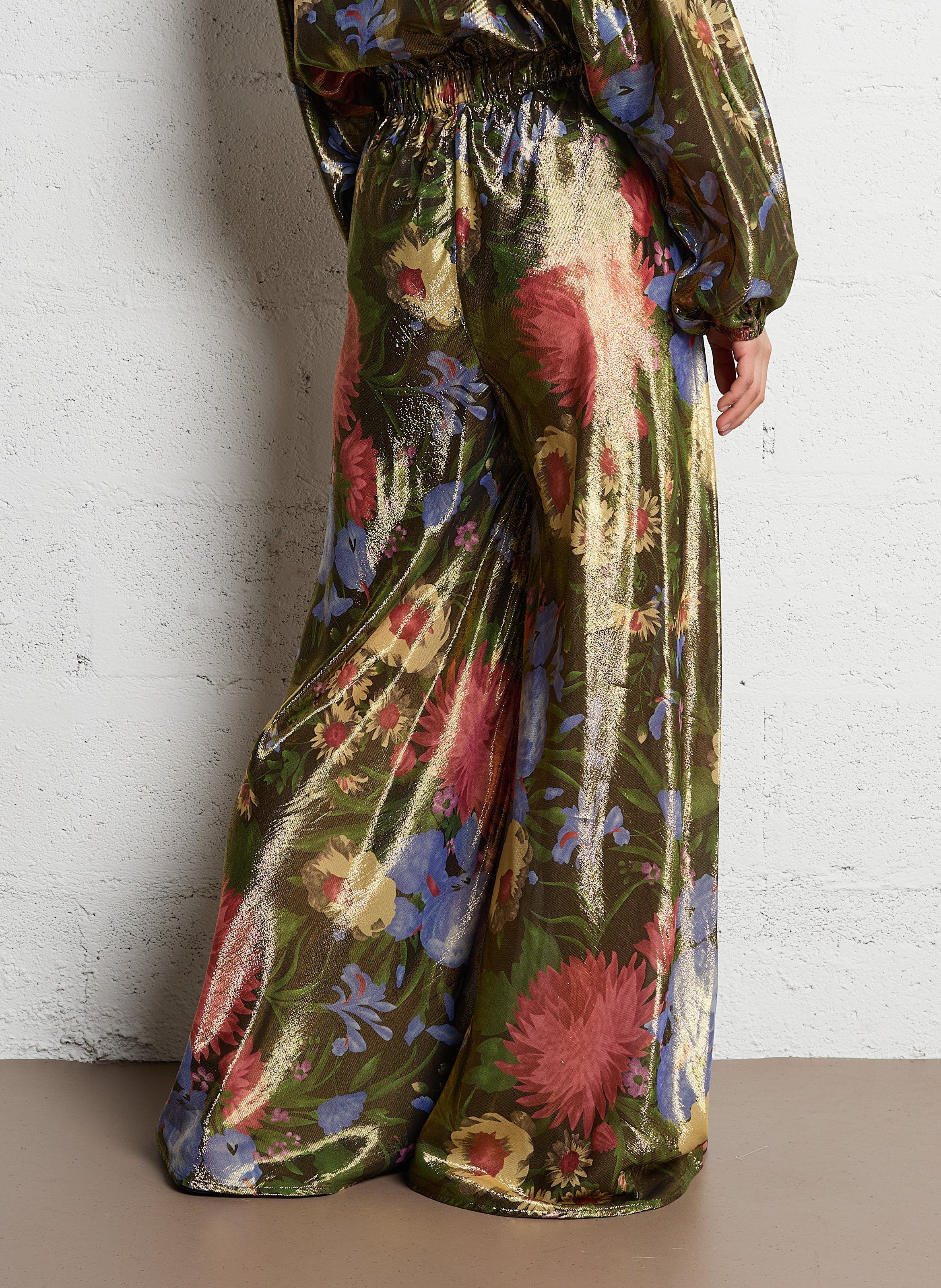 Weich fallende geblümte Hose, gerader Schnitt  Mehrfarbig