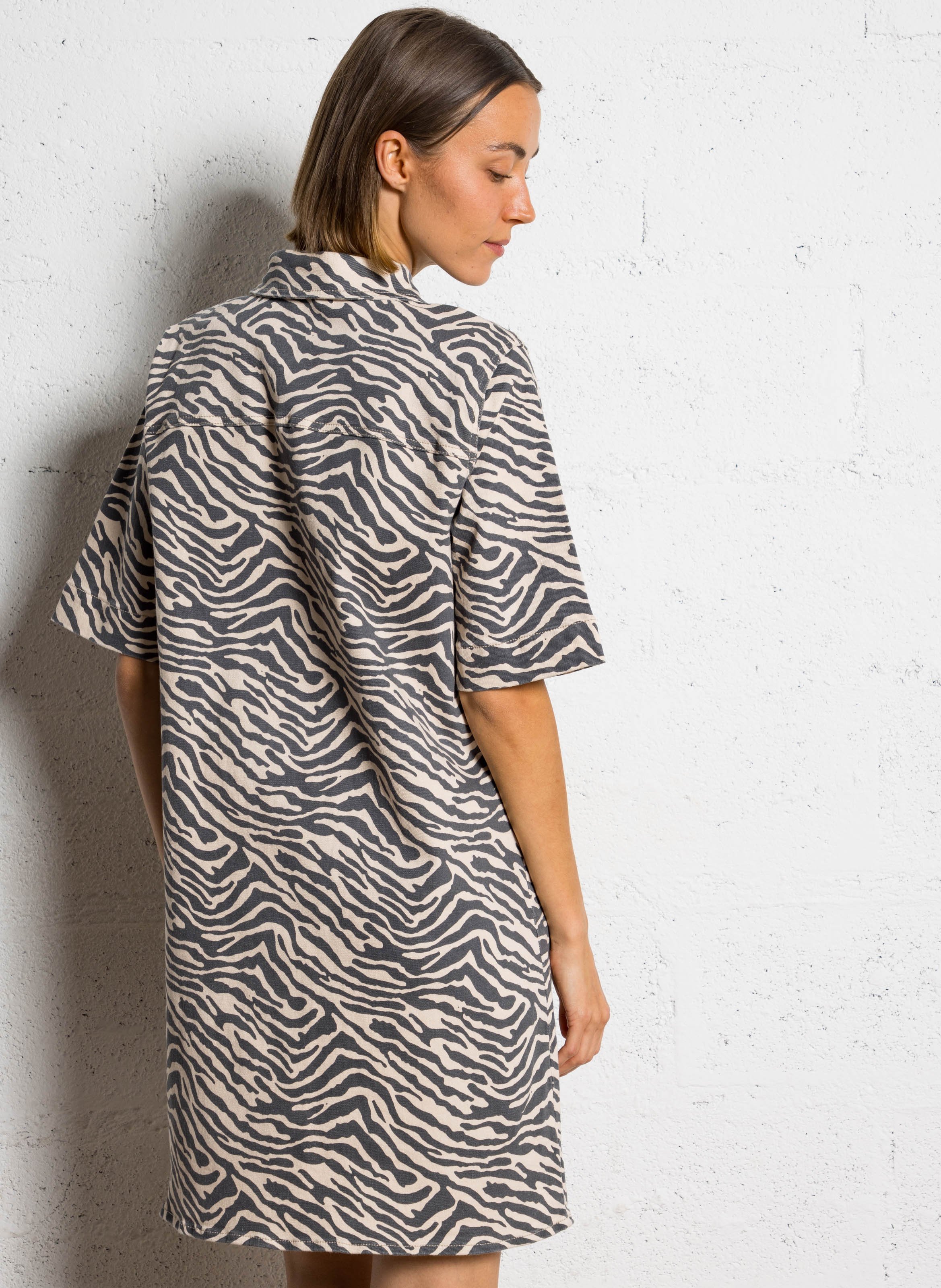 Abito corto collo classico in misto cotone Beige