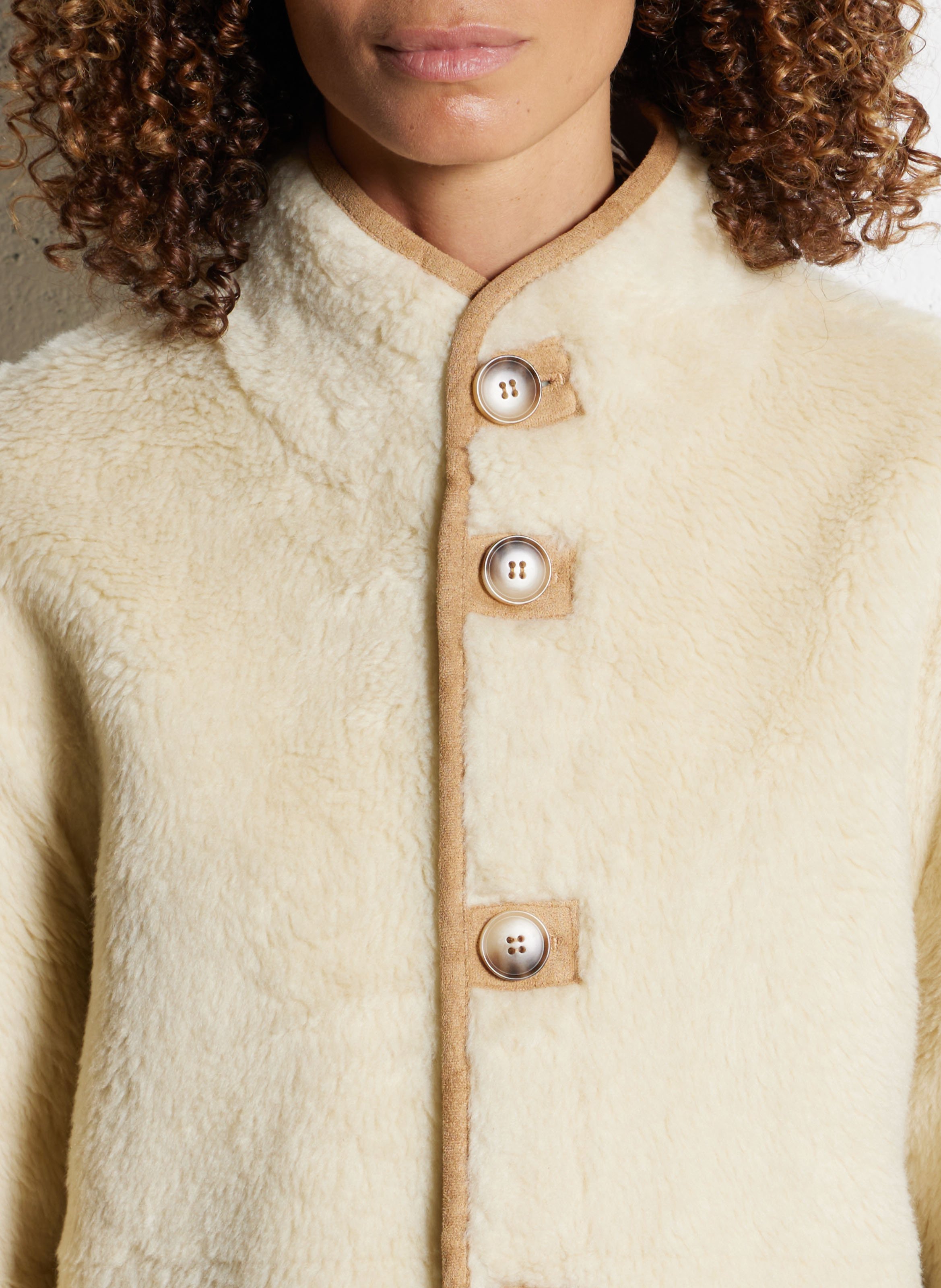 Gerade geschnittene Jacke mit Stehkragen SEE U SOON Beige