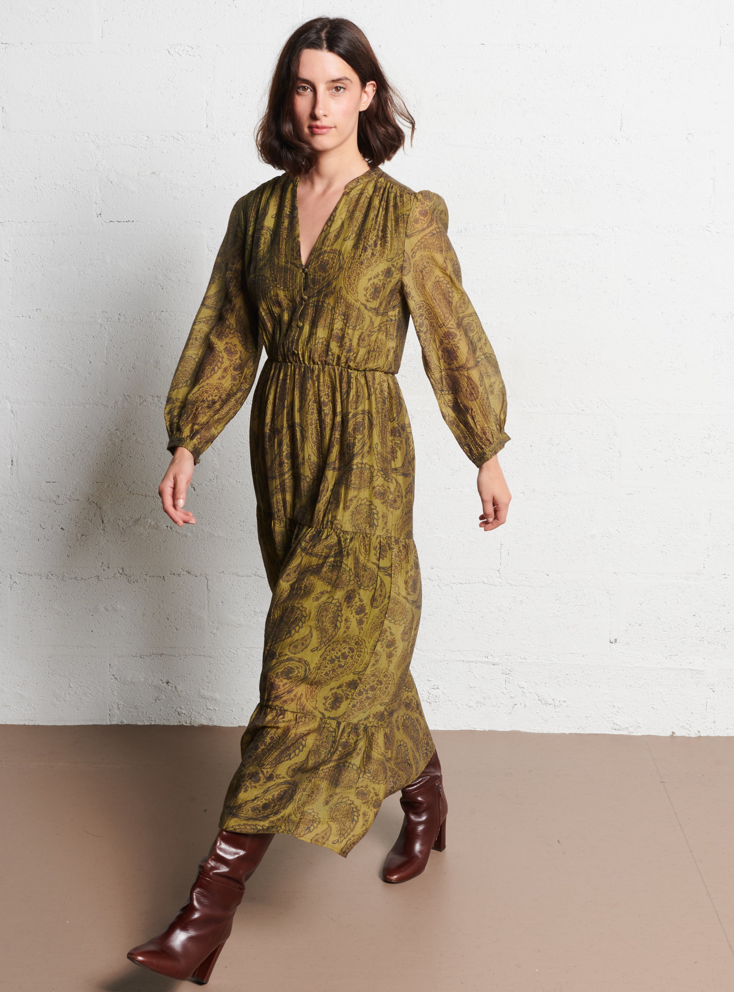 Lange getailleerde jurk met V-hals LA PETITE ETOILE Veelkleurig