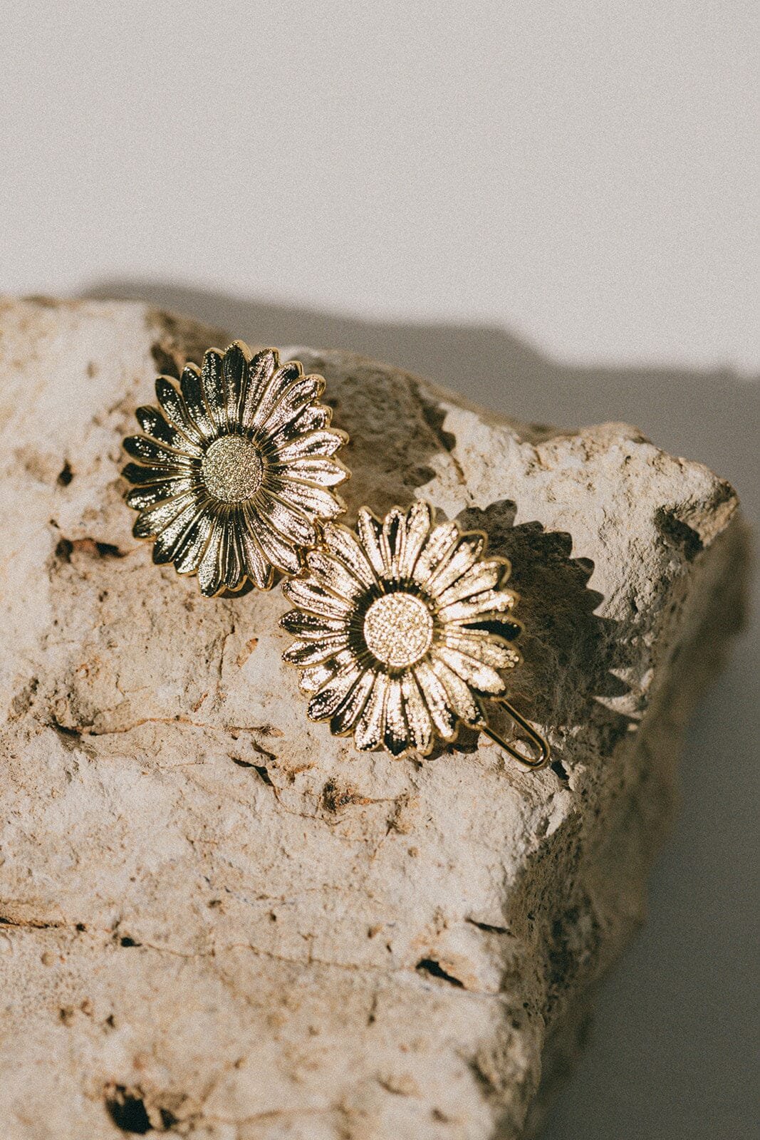 Silver-plated flower hair clip Golden