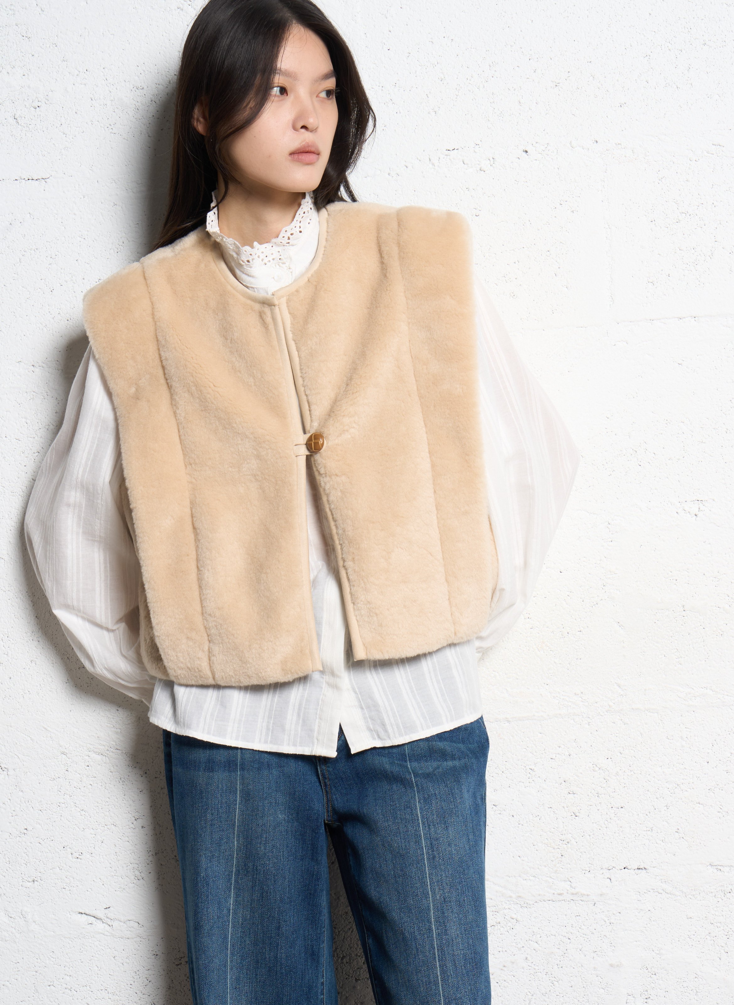 Ärmellose Weste aus Kunstpelz SUNCOO Beige