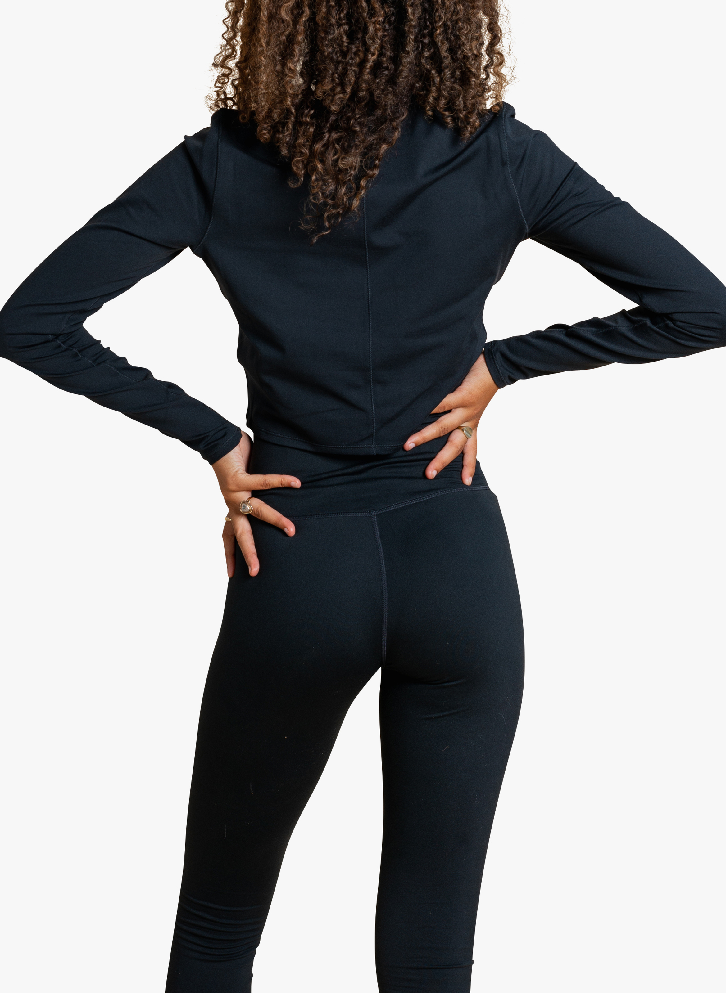 Top corto aderente con scollo tondo GIRLFRIEND COLLECTIVE Nero