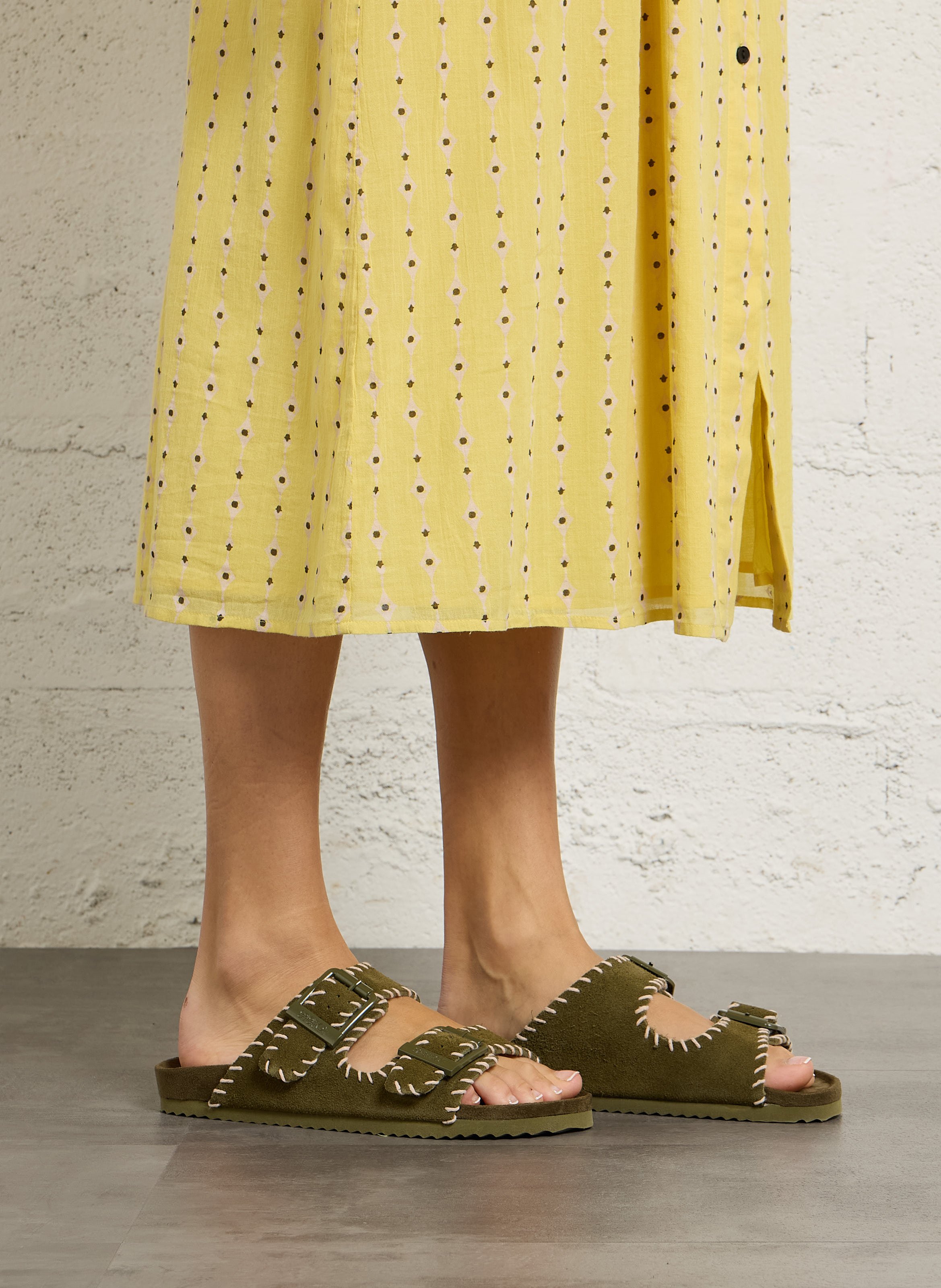 Flache Ledersandalen mit Samt COLORS OF CALIFORNIA Khaki