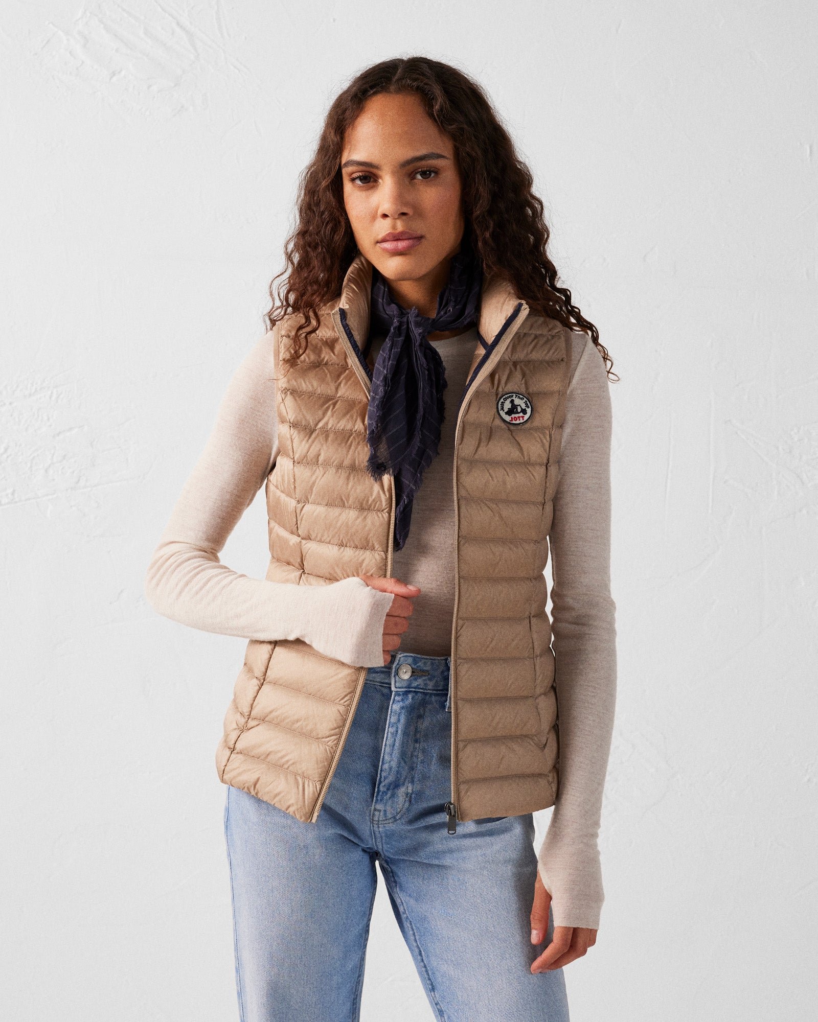 Sleeveless lightweight down vest seda JOTT Beige