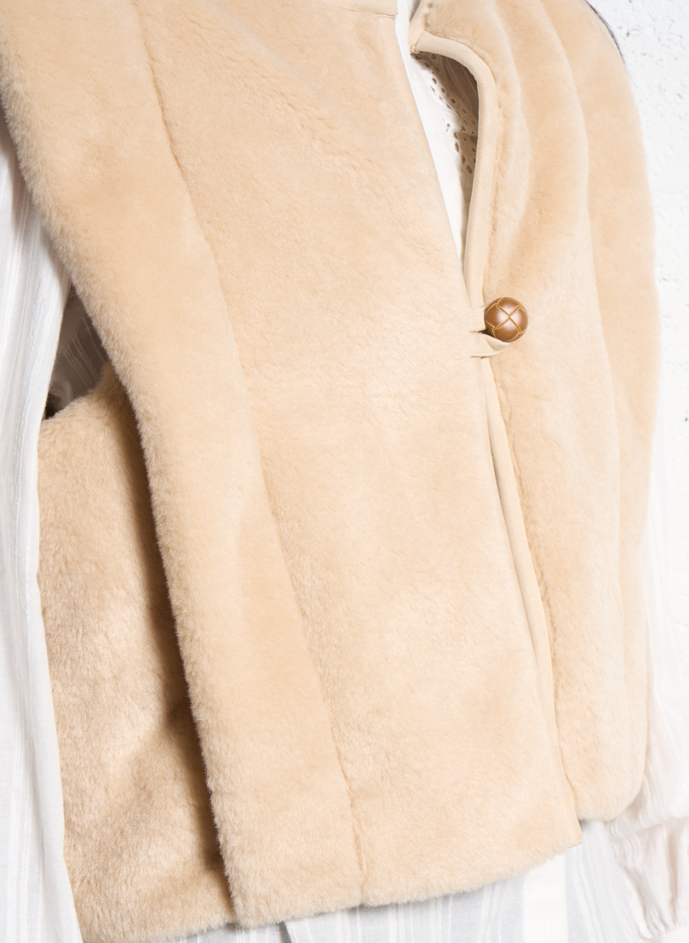 Ärmellose Weste aus Kunstpelz SUNCOO Beige