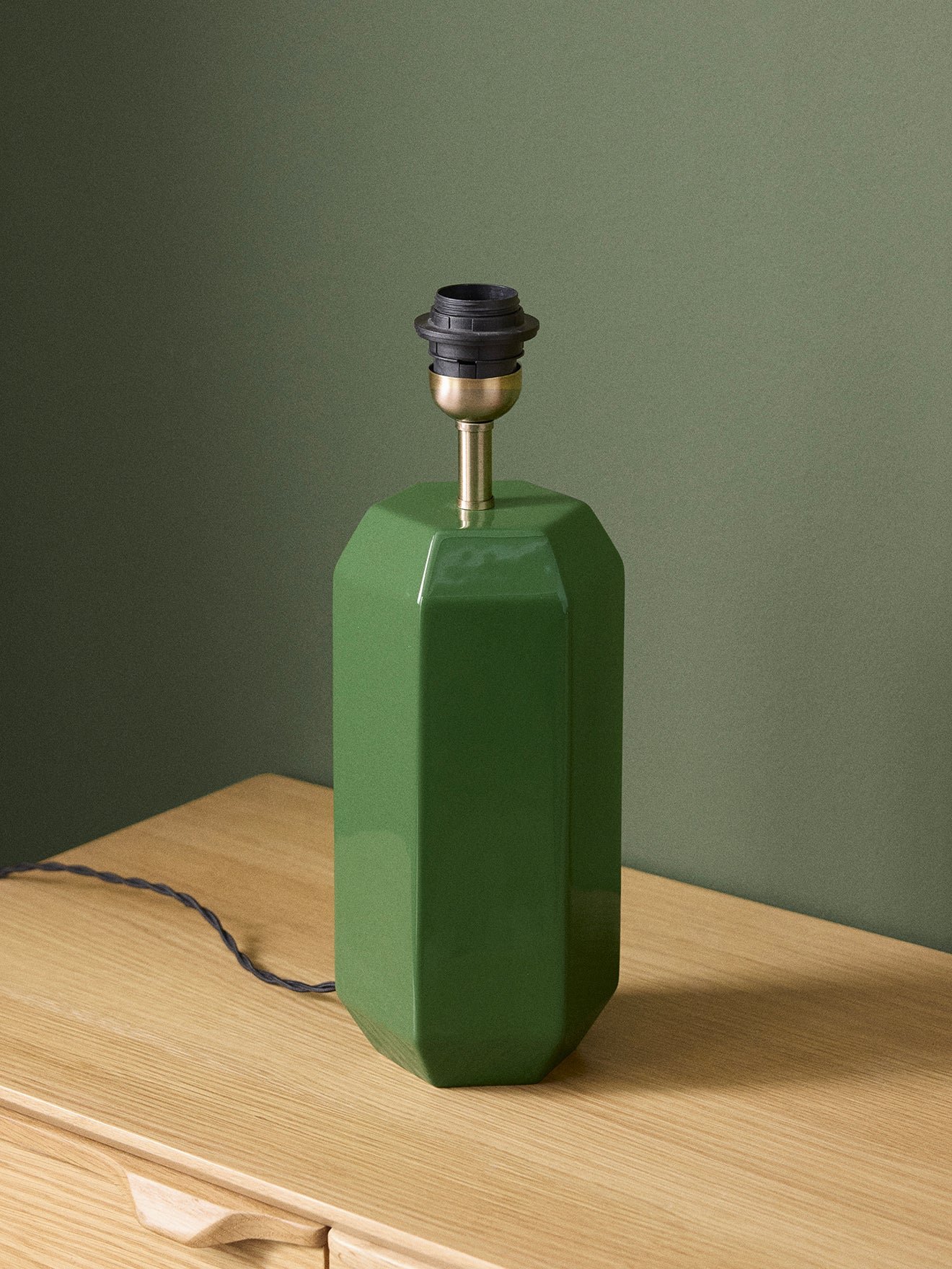 Ceramic lamp base - large victory model CYRILLUS