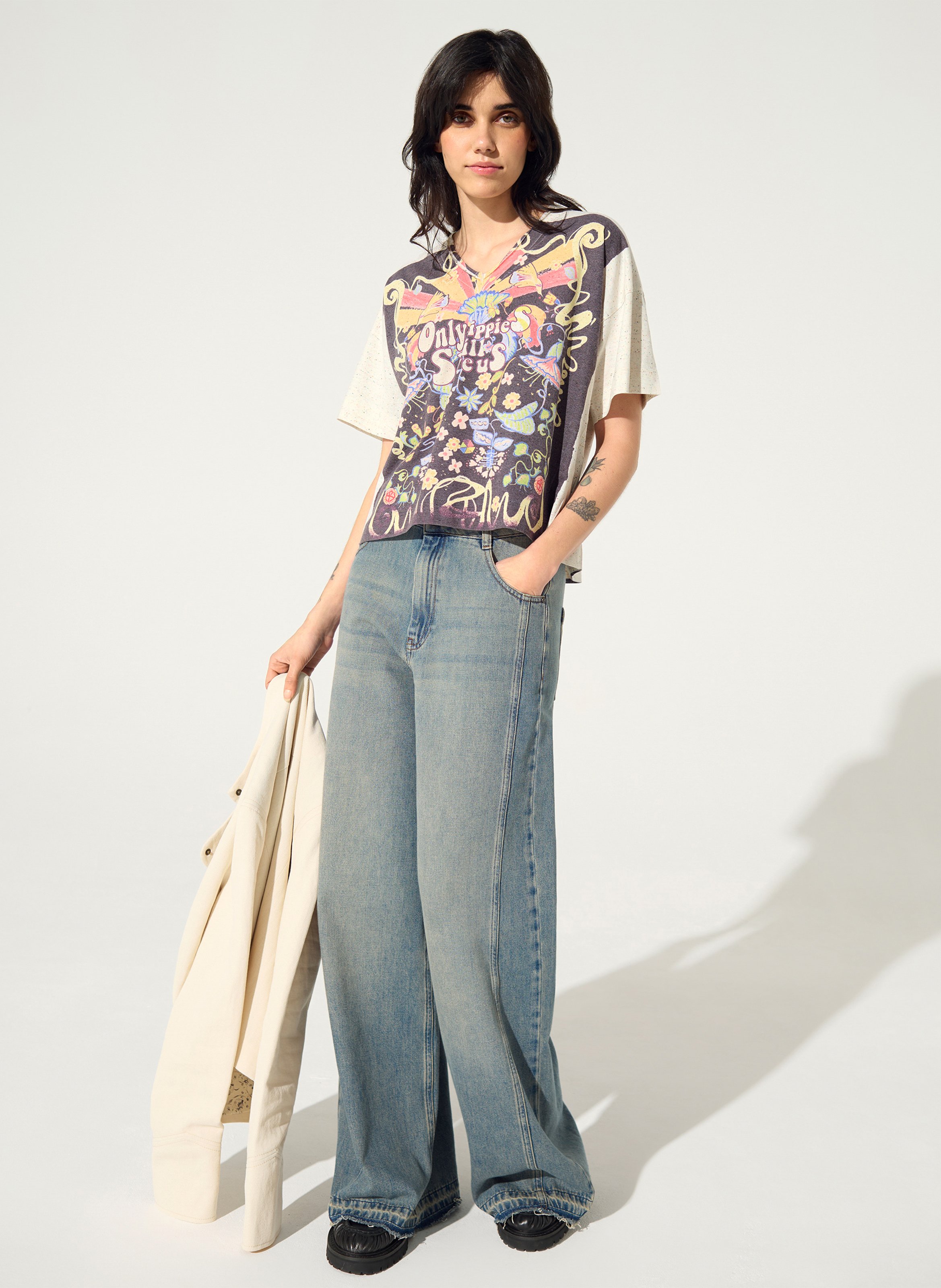 Straight printed V-neck T-shirt COTELAC White