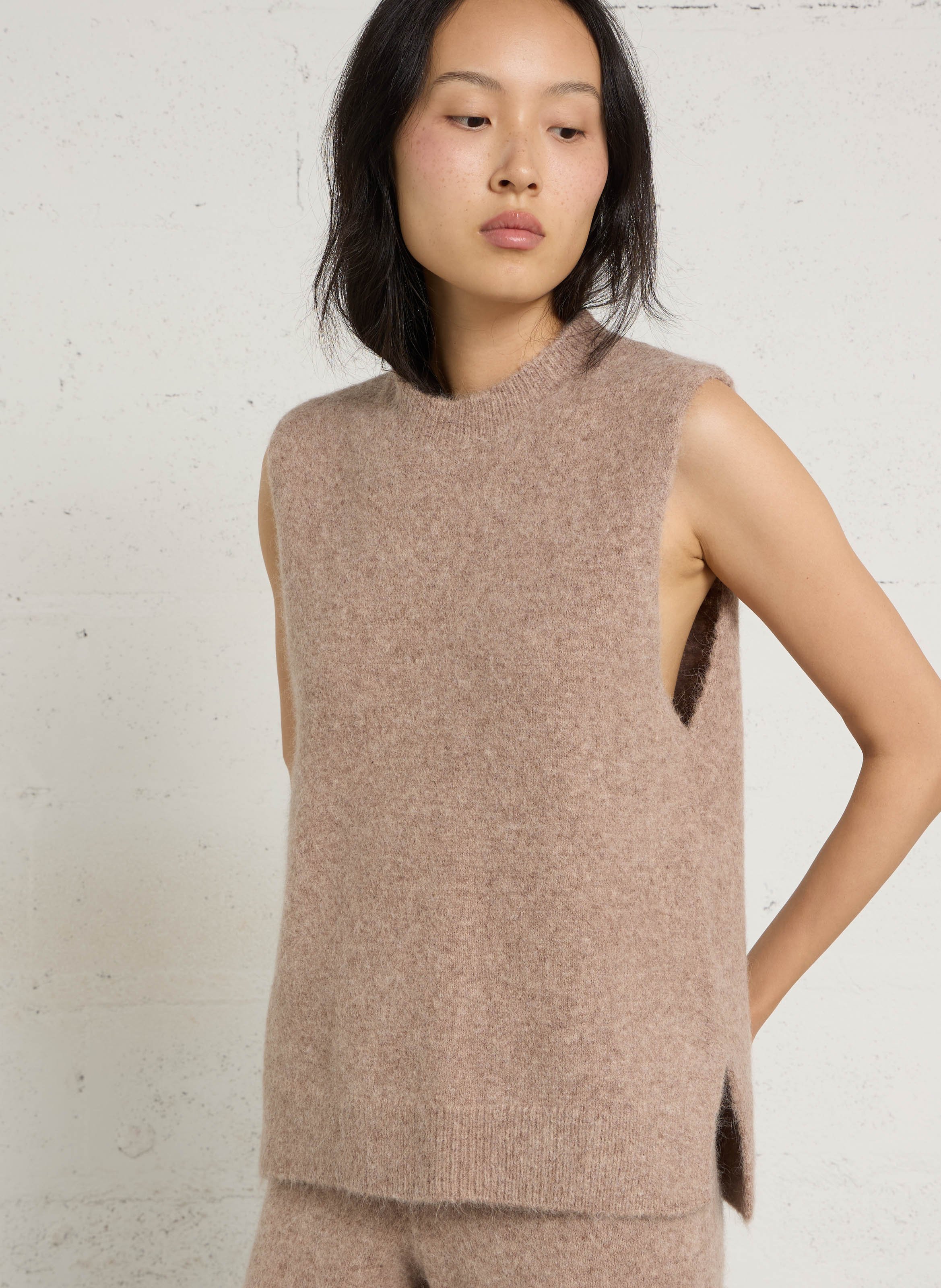 Oversized sleeveless cardigan in a wool blend MAJESTIC FILATURES Beige