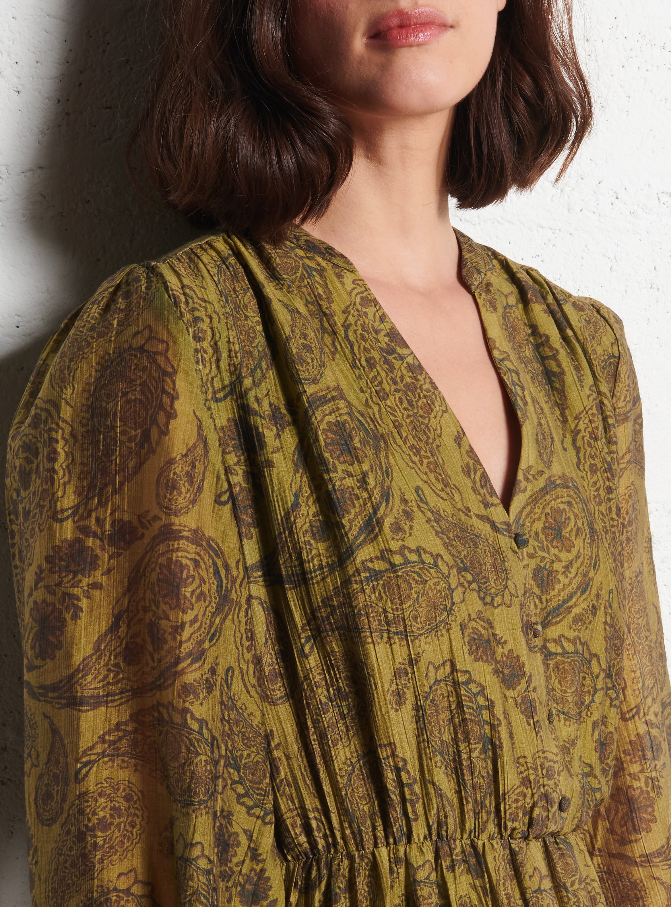 Lange getailleerde jurk met V-hals LA PETITE ETOILE Veelkleurig