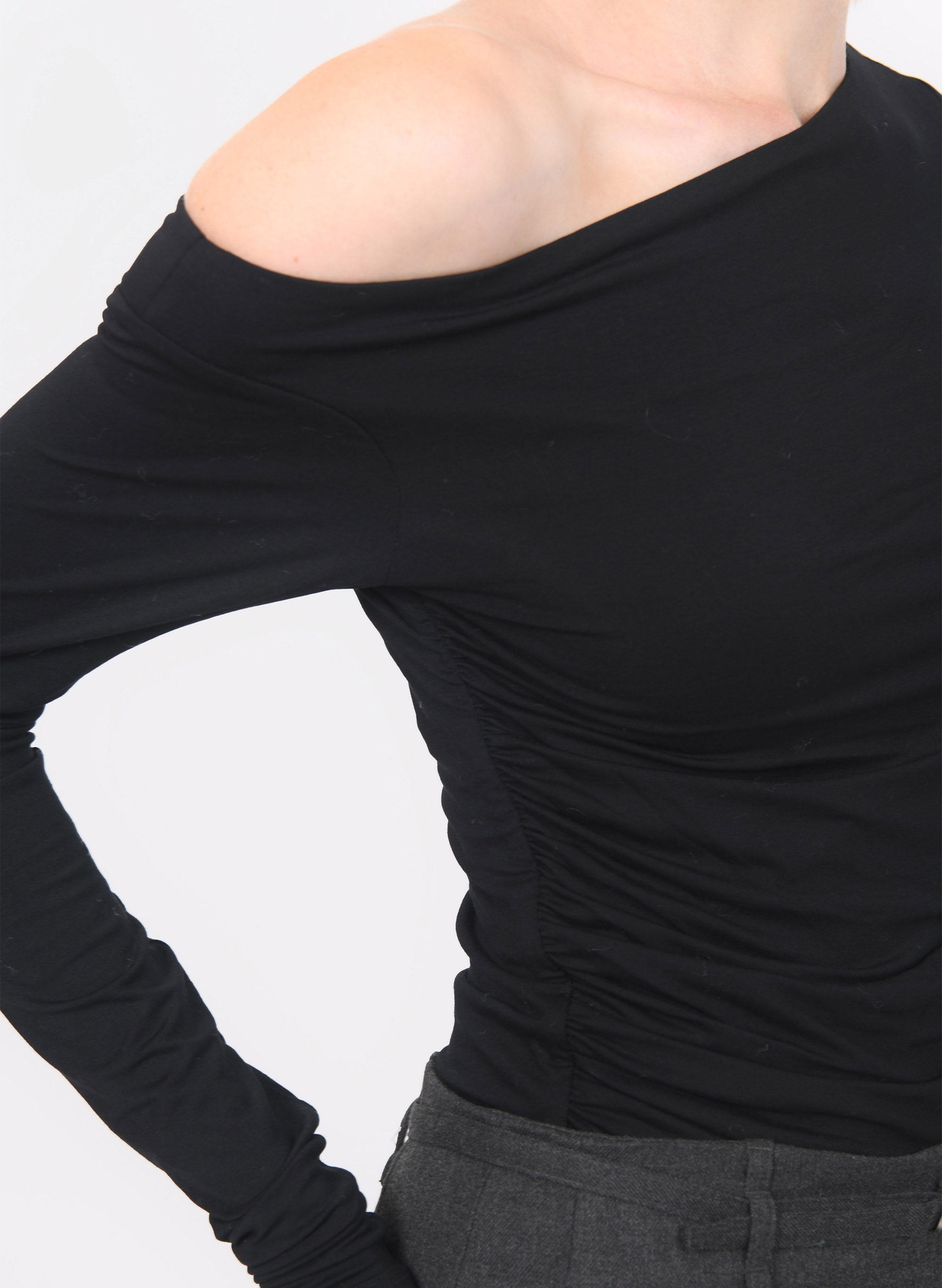 Top met boothals en ruches KOOKAI Zwart