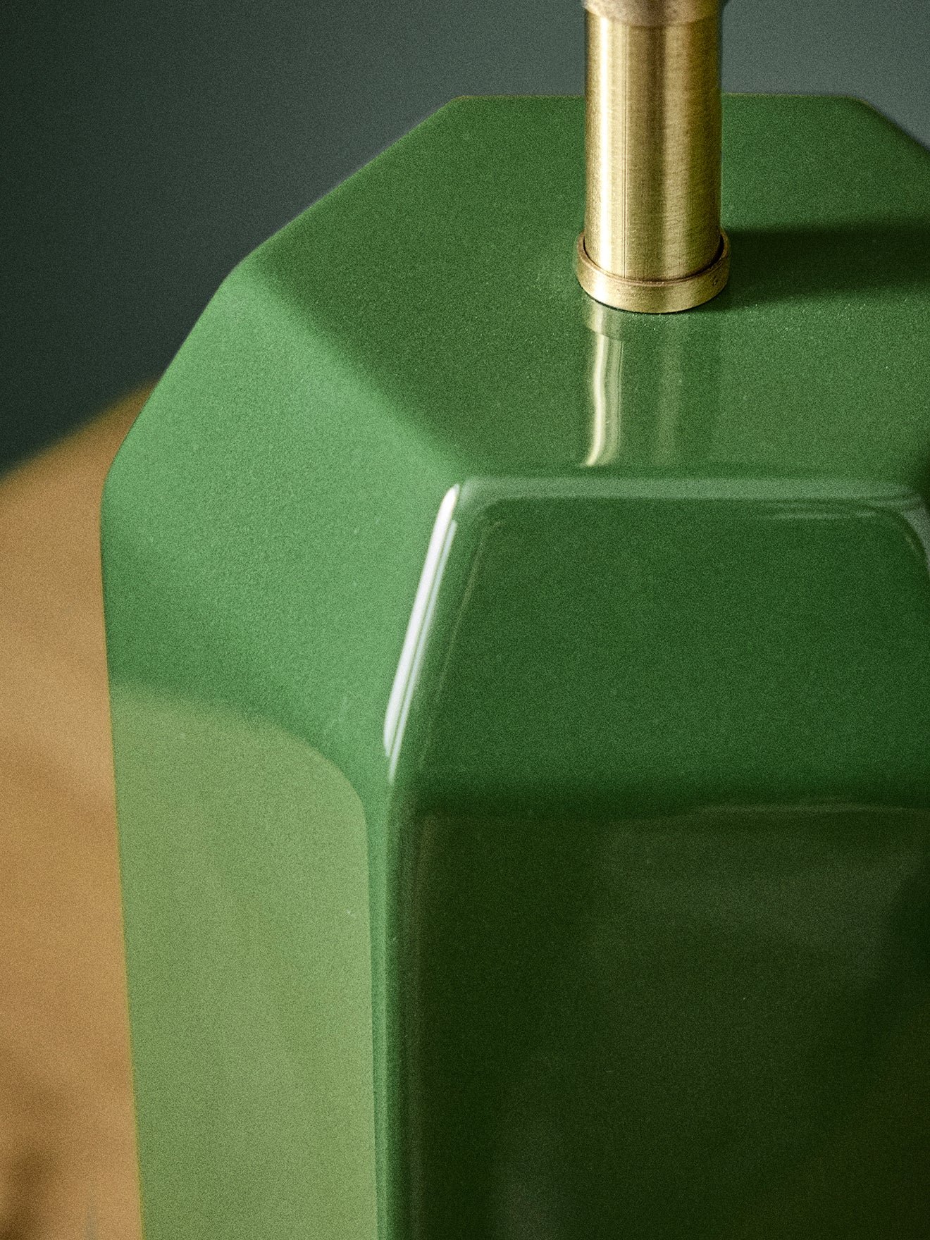 Ceramic lamp base - large victory model CYRILLUS Green