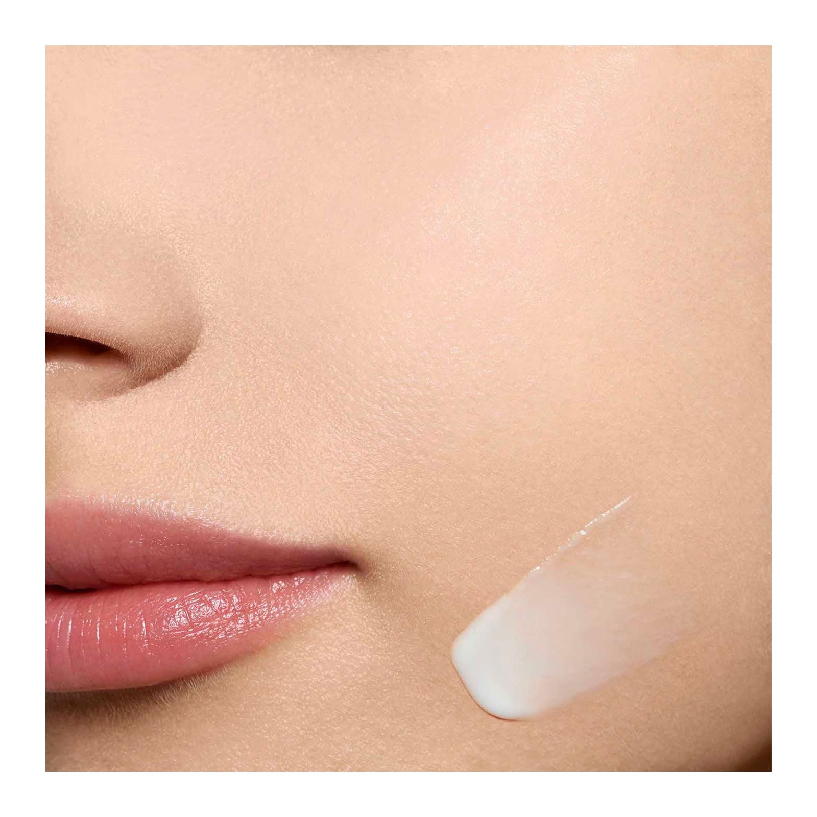 V Shaping Facial Lift - Serum für perfekte Konturen CLARINS No color