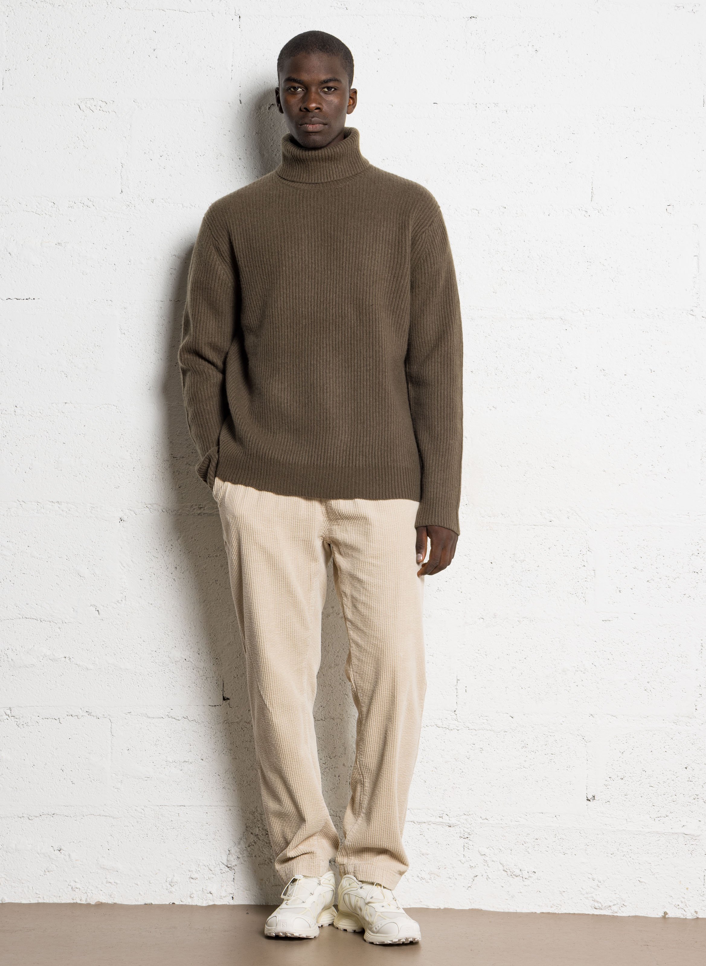 Pull oversize col roulé en laine LES DEUX Marron