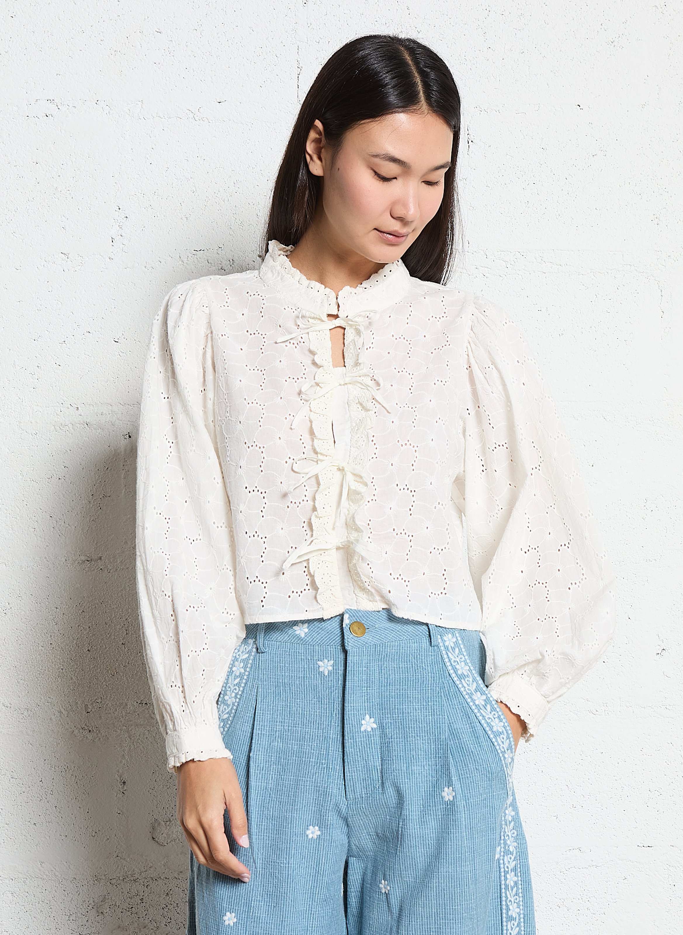 Chemise col rond en broderie anglaise  MAISON HOTEL Blanc