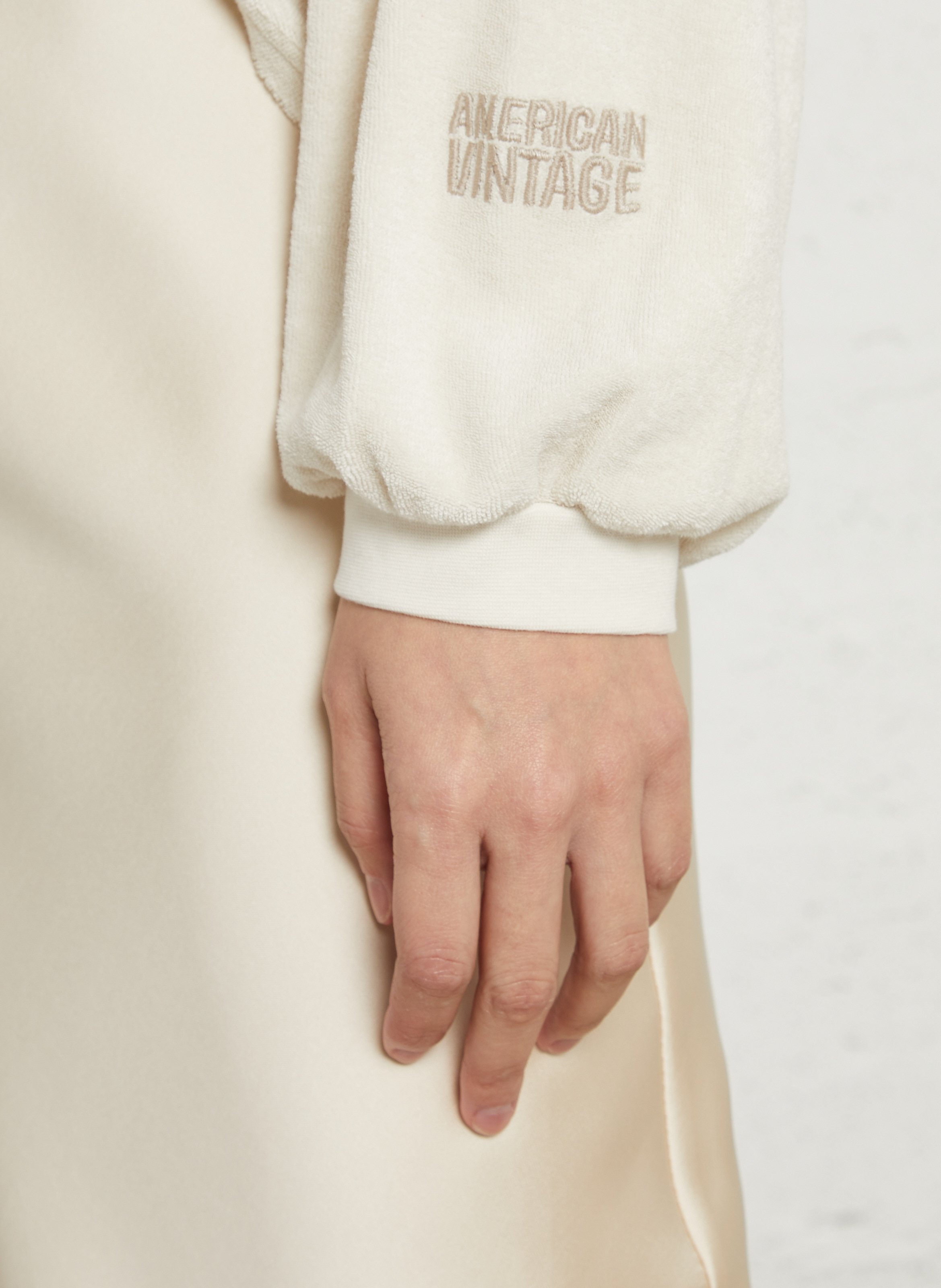 Oversized trui met boothals van katoen en gerecycled katoen. AMERICAN VINTAGE Beige