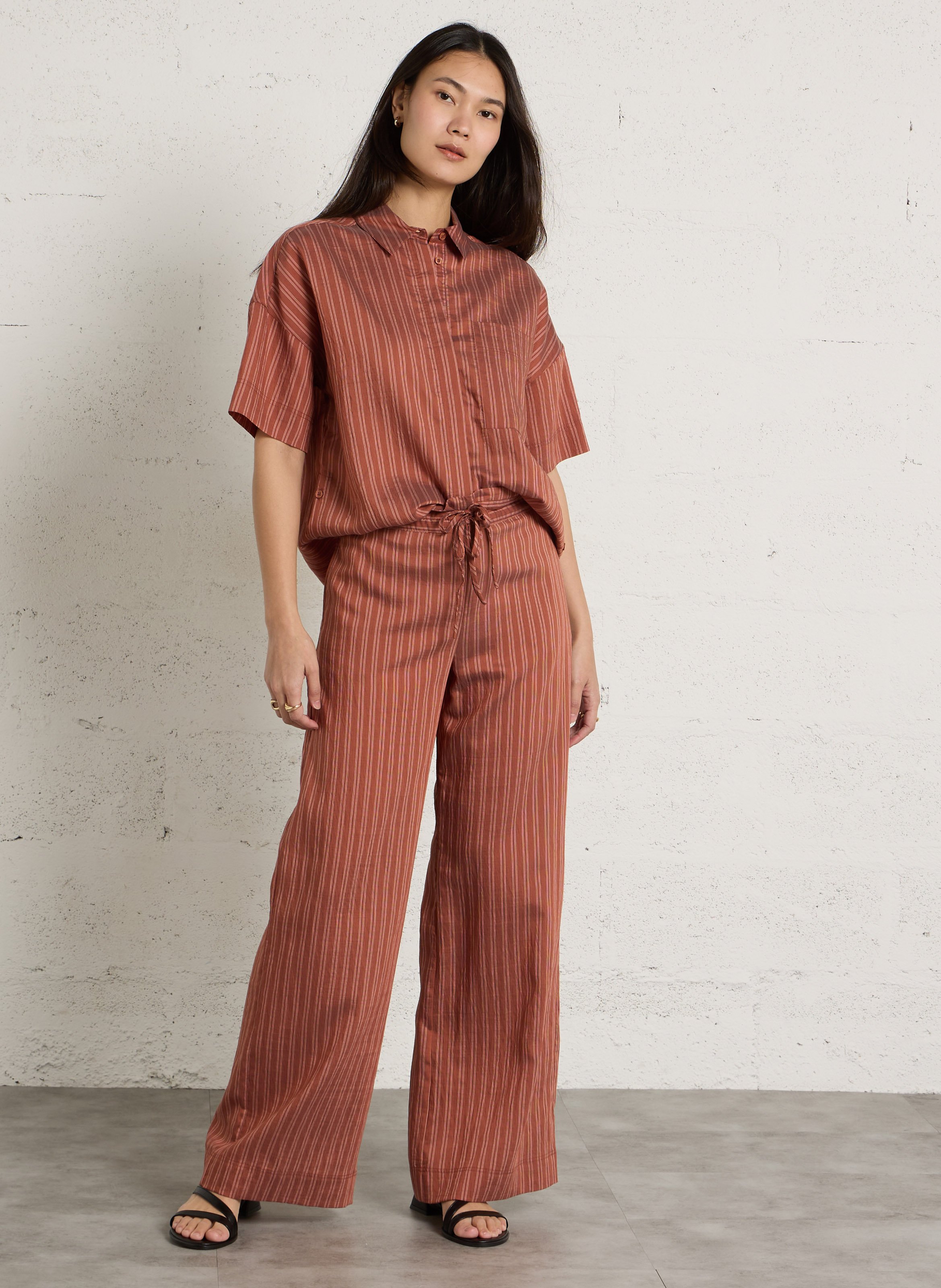 Gerade geschnittene, fließende Streifenhose DES PETITS HAUTS Rosa