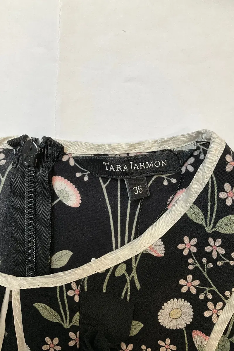 Dress TARA JARMON - Seconde Main Black
