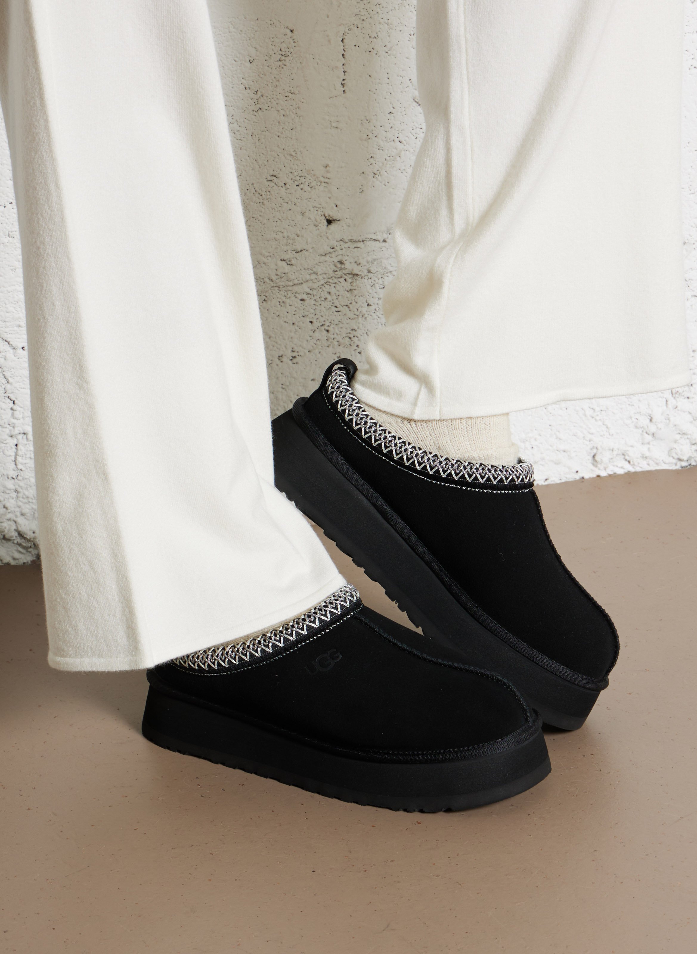 Deels leren klompen UGG Zwart