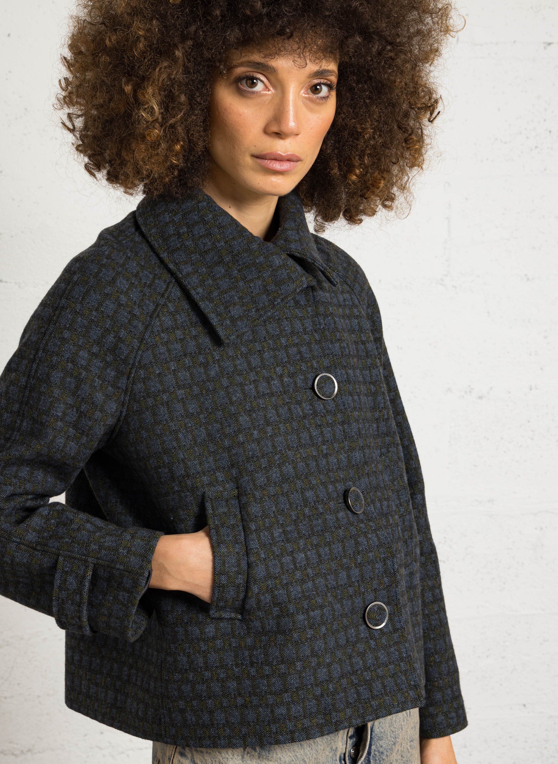 Gerade geschnittene Jacke aus Wollmix mit klassischem Kragen BERENICE Blau