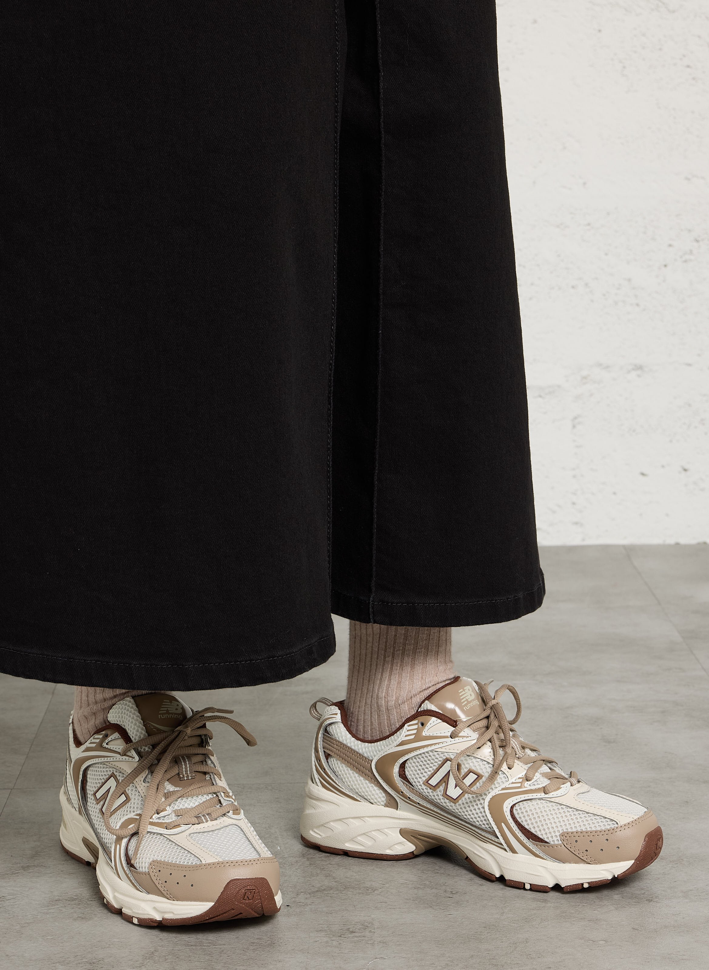 Niedrige Sneaker aus Material-Mix NEW BALANCE Beige