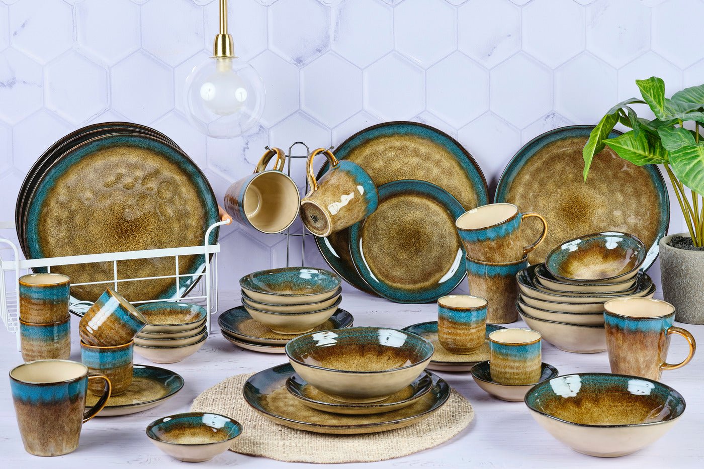 Complete island service - 42 pieces - land and sea BJORN Brown